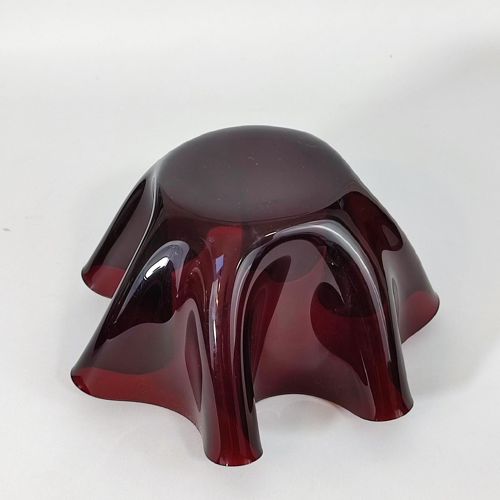 Fontana Arte Rare Cartoccio Vase in Ruby Red Glass For Sale 3