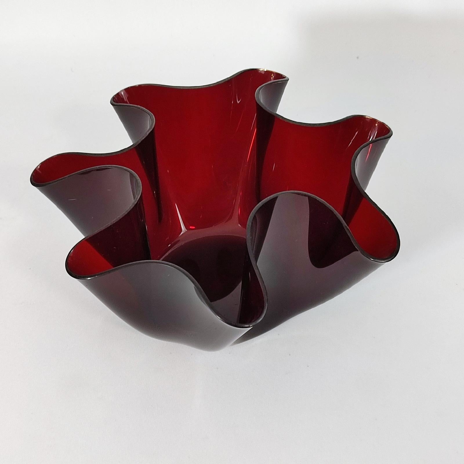 Fontana Arte Rare Cartoccio Vase in Ruby Red Glass For Sale 1