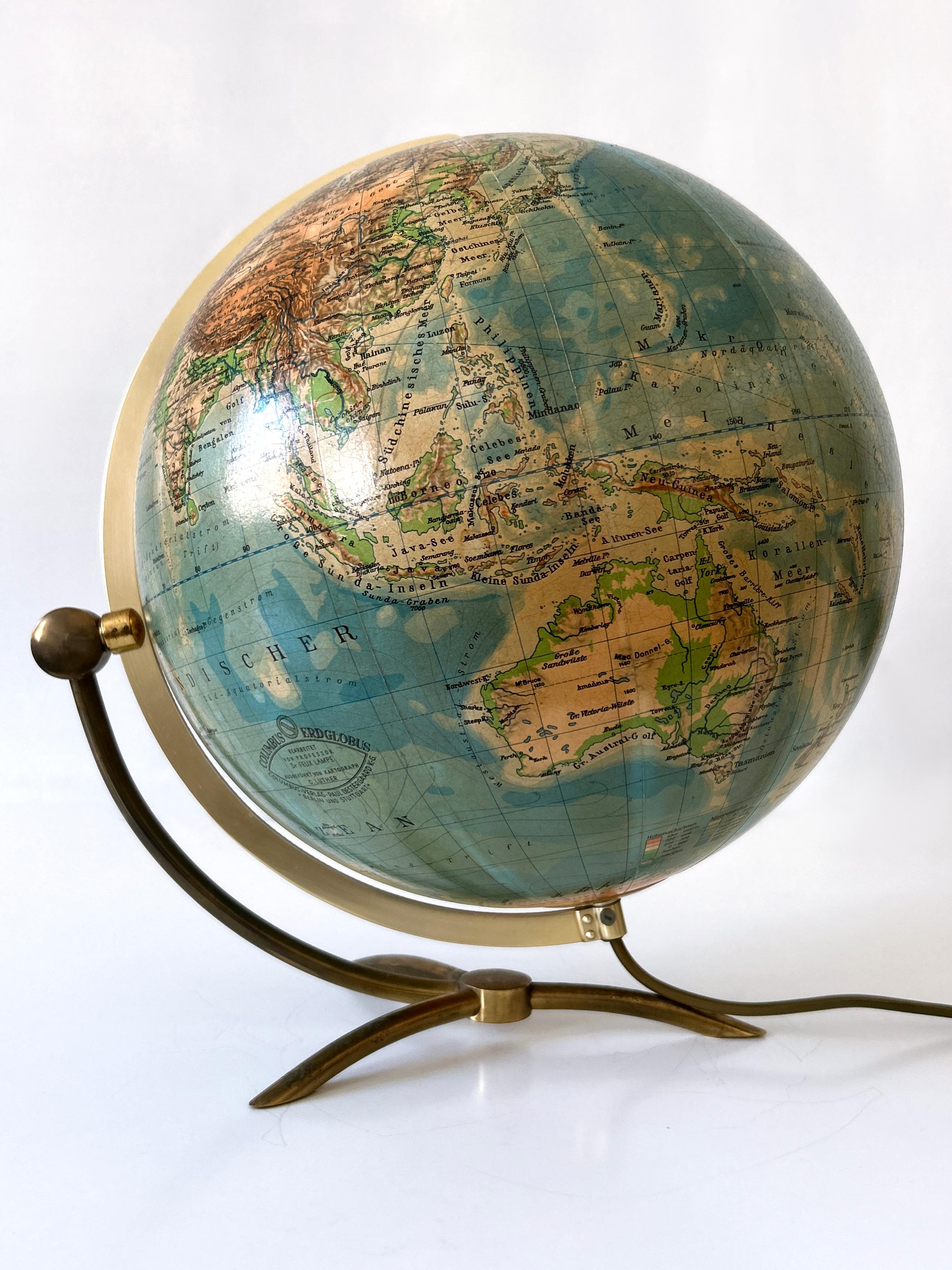 Mid-Century moderno Lampada da tavolo o globo terrestre in vetro raro di Columbus Verlag - Paul Oestergaard 1960 in vendita