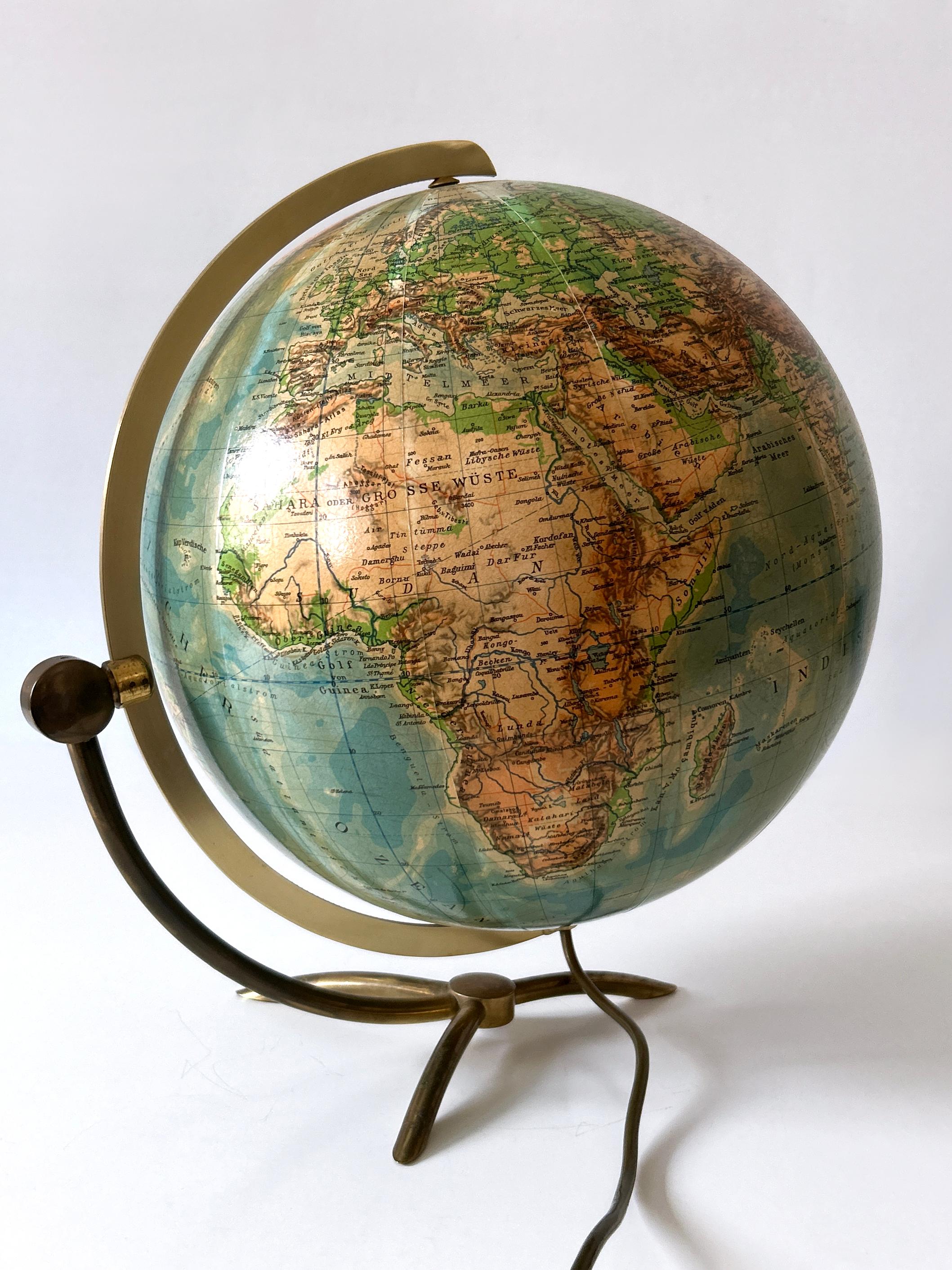 Lampada da tavolo o globo terrestre in vetro raro di Columbus Verlag - Paul Oestergaard 1960 In condizioni buone in vendita a Munich, DE