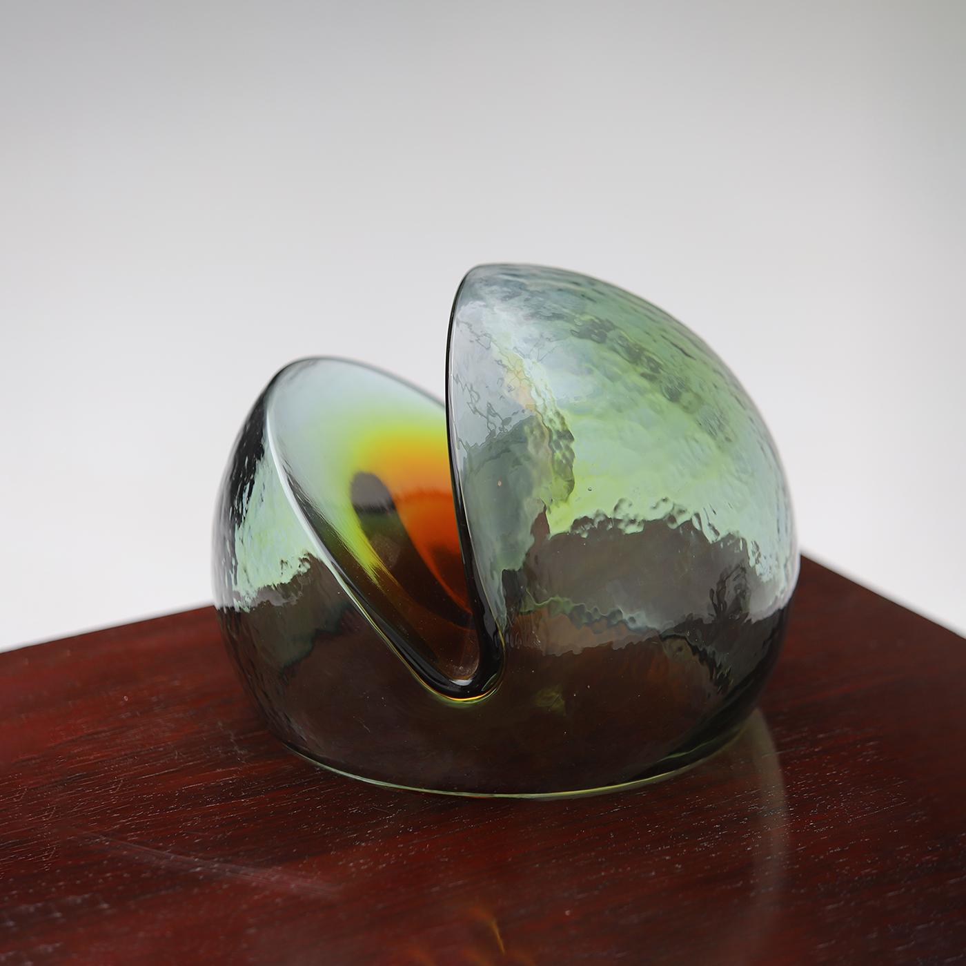 Mid-Century Modern Rare glass sculpture / letter holder by Toni Zuccheri for VeArt, 1970s Italy.