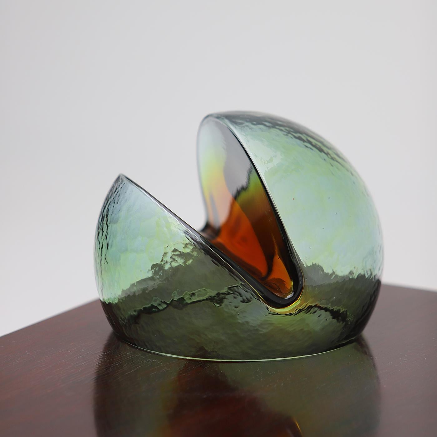 Italian Rare glass sculpture / letter holder by Toni Zuccheri for VeArt, 1970s Italy.