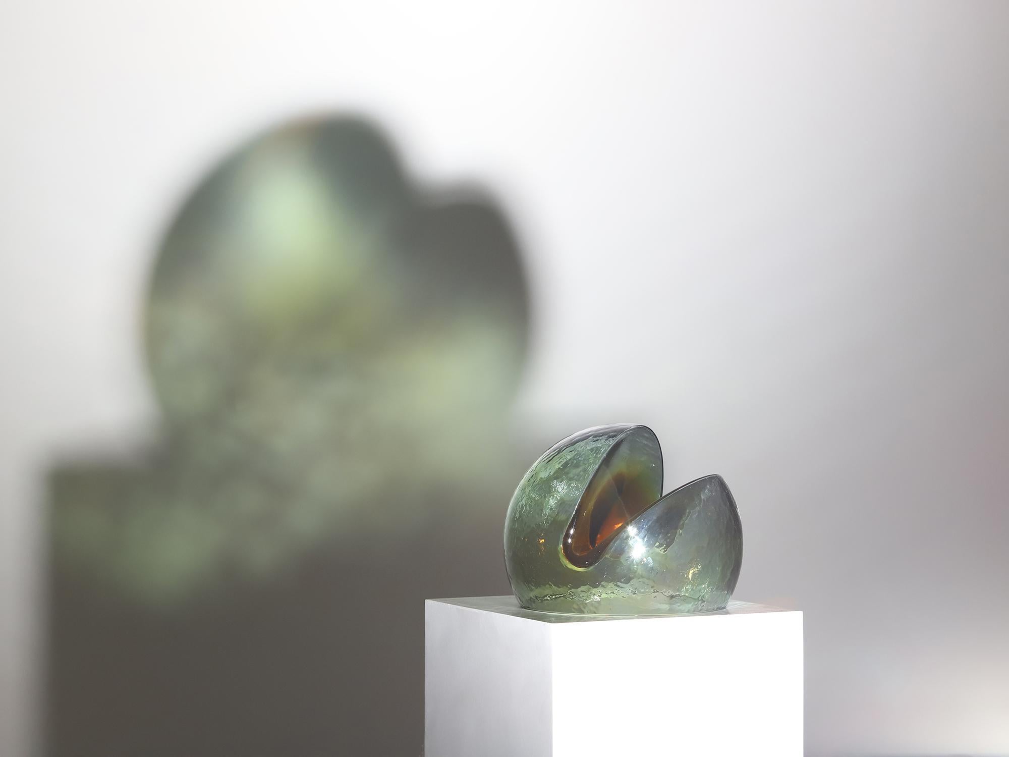 Rare glass sculpture / letter holder by Toni Zuccheri for VeArt, 1970s Italy. In Good Condition In Antwerpen, Antwerp