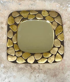 Raro specchio in ceramica smaltata "Pétales" Mithé Espelt, circa 1990.