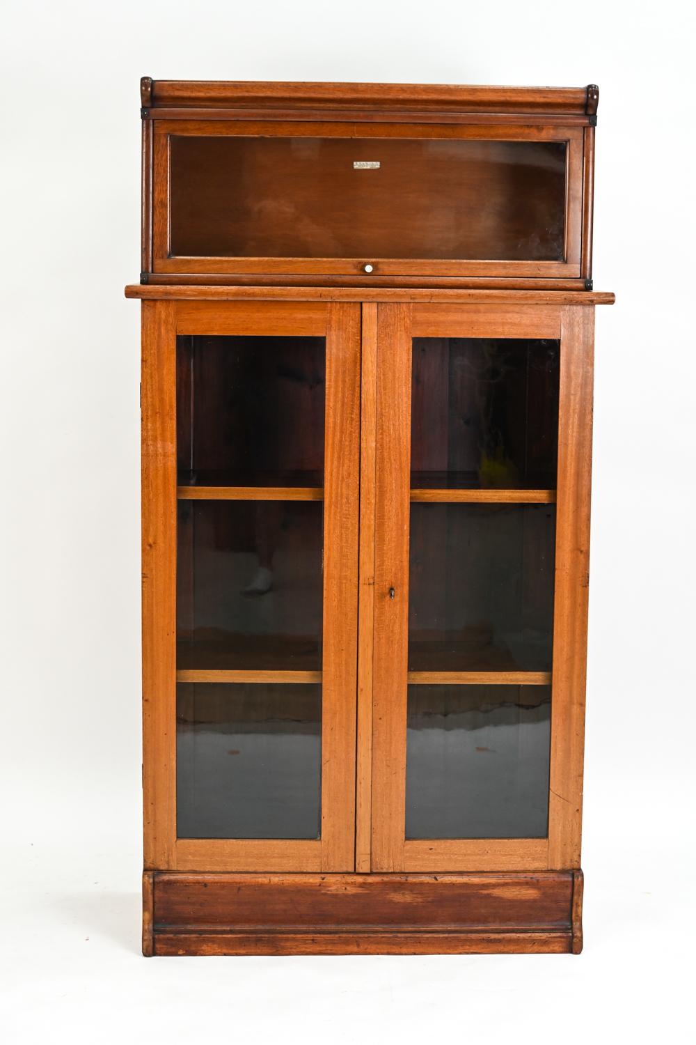 Rare Globe Wernicke Mahogany Barrister Bookcase Cabinet, c. 1910's In Good Condition In Norwalk, CT