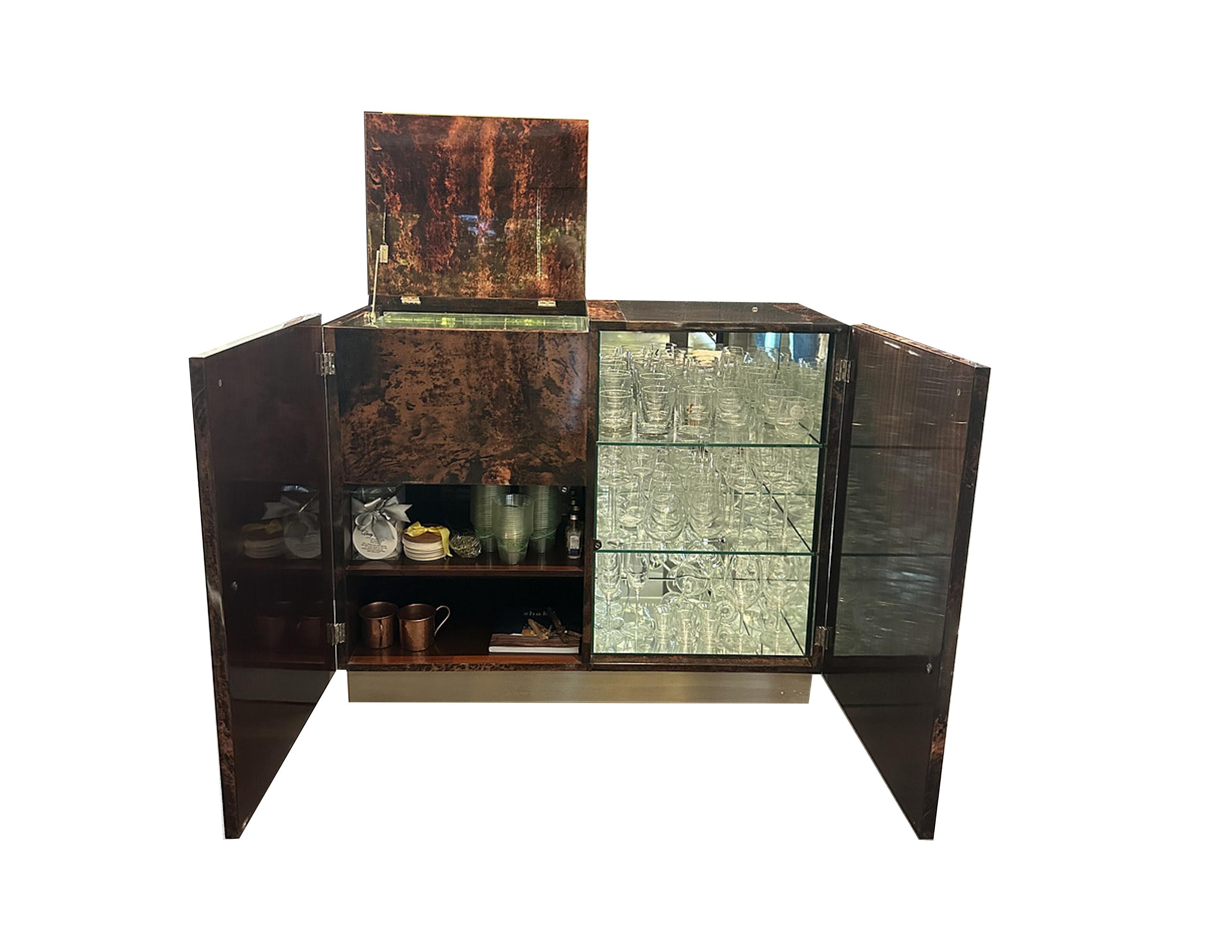 Italiano Raro mobile bar in pelle di capra di Aldo Tura, Italia anni '70 in vendita