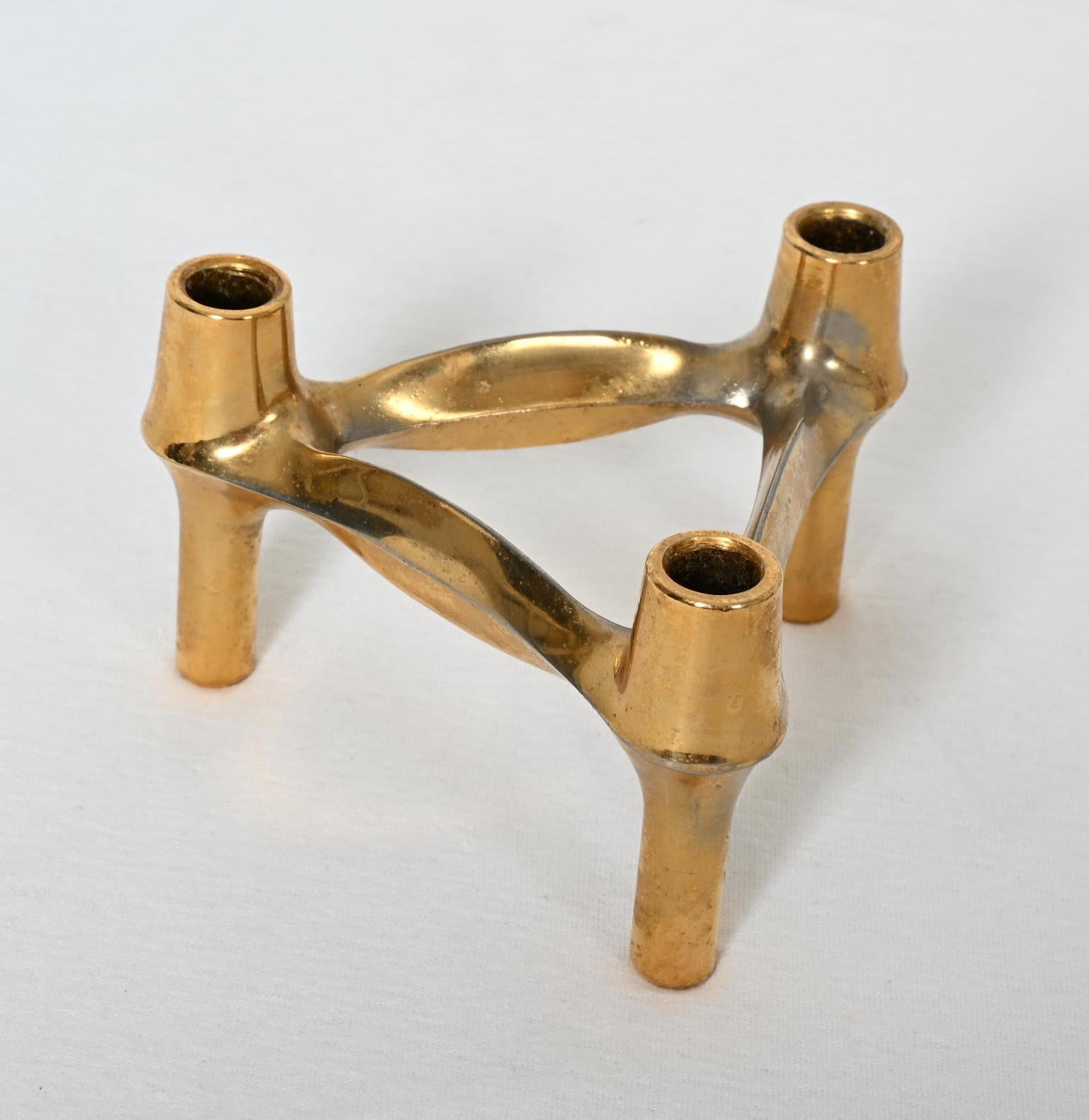 Stackable modular candleholder by BMF Quist Nagel, rare gold edition. The candleholders were designed by Ceasar Stoffi and Fritz Nagel and manufactured by BMF (Bayerische Metallwaren Fabrik) in West Germany during the 1970s.
Good vintage condition,