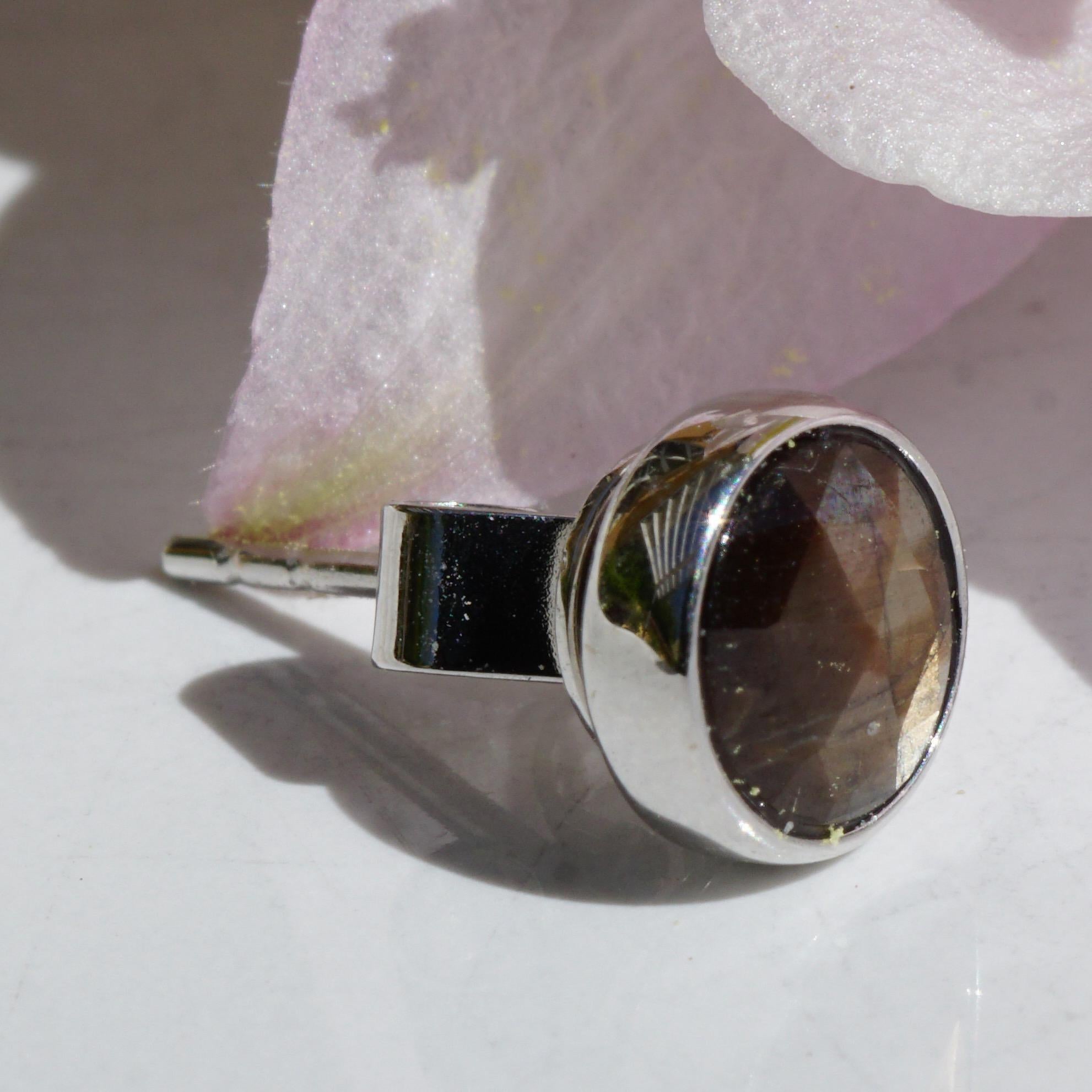 Rare gold colored Sapphire Single Ear Stud 1.04 ct AAA+ handmade solid Chaton For Sale 1