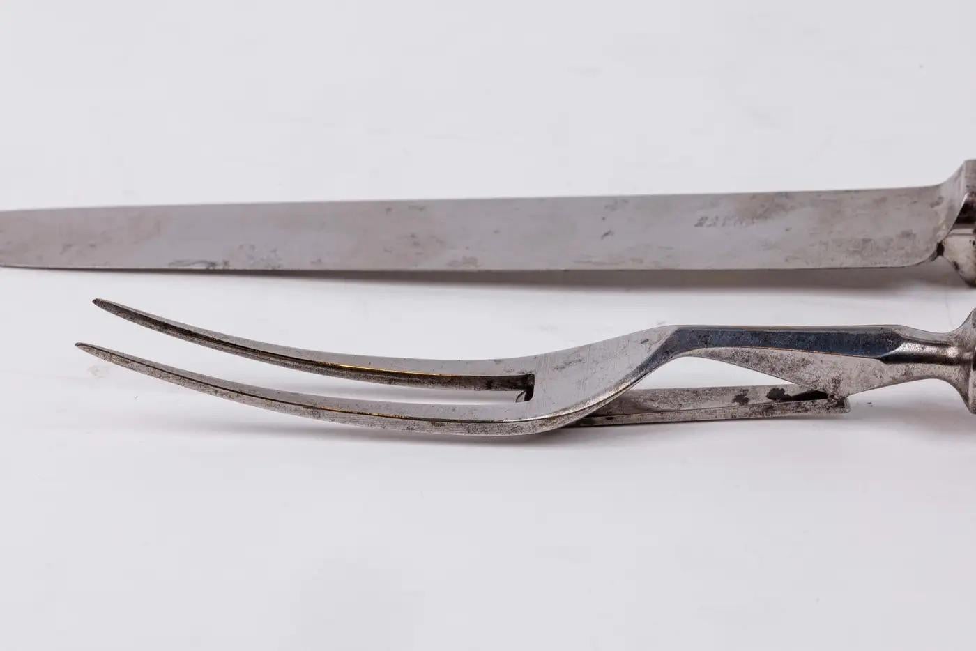 Rare service à découper en or, émail et bijoux en vente 5