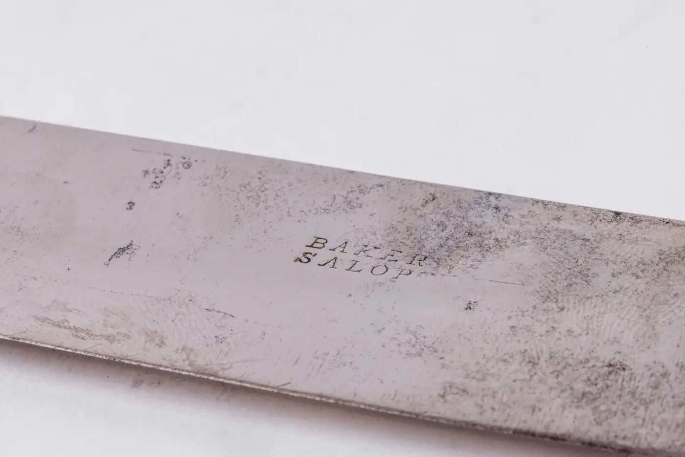 Rare service à découper en or, émail et bijoux en vente 6