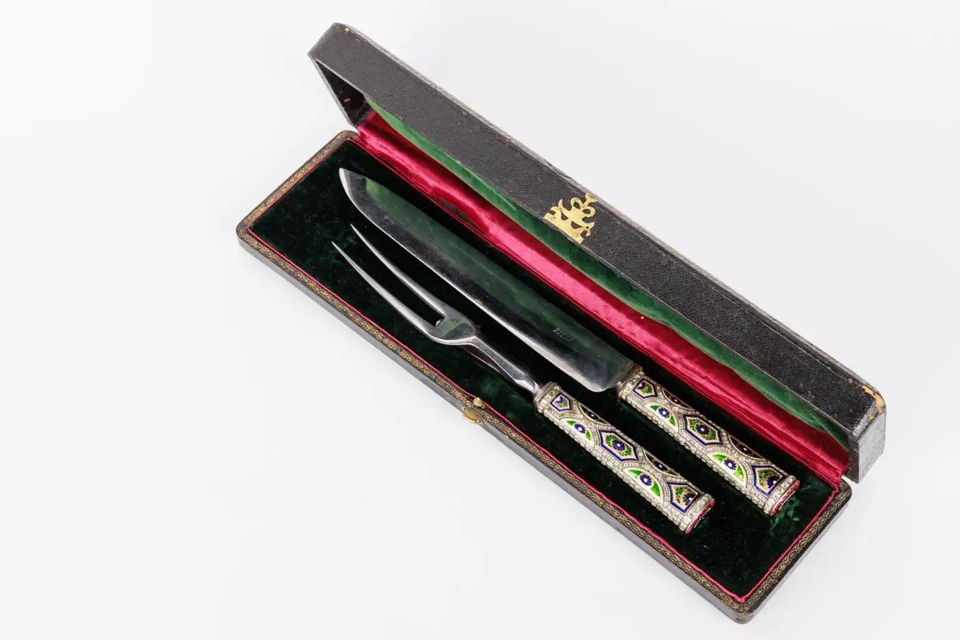 Suisse Rare service à découper en or, émail et bijoux en vente