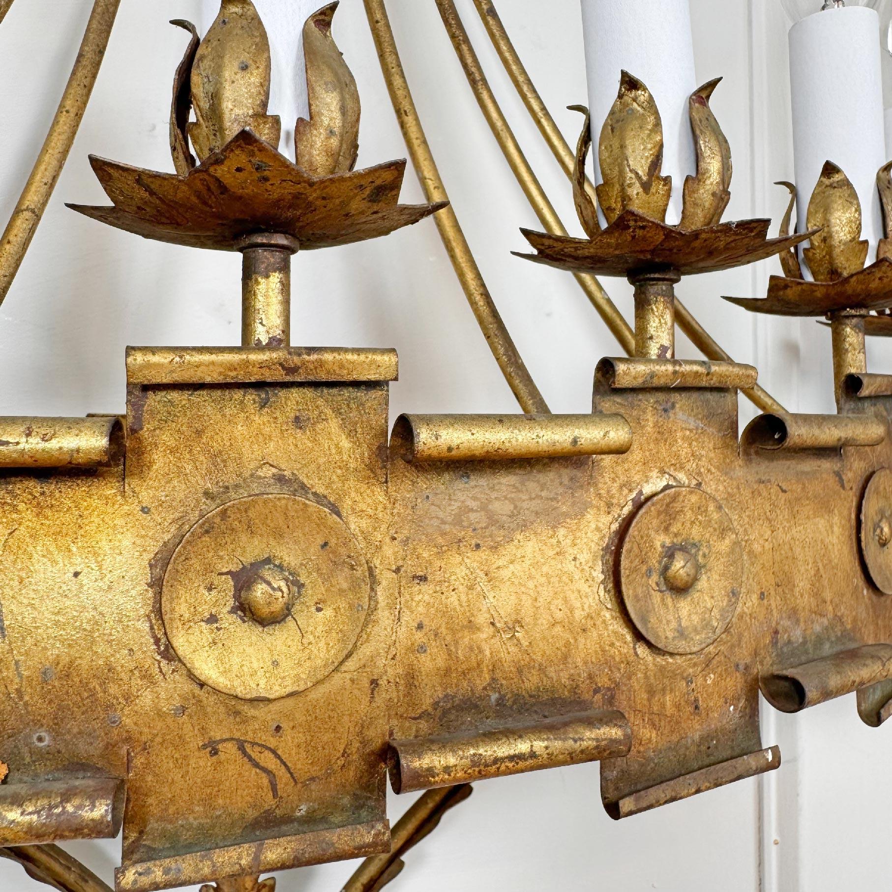 Seltene spanische Ferro-Wandleuchte aus Gold in Großformat, selten im Zustand „Gut“ im Angebot in Hastings, GB