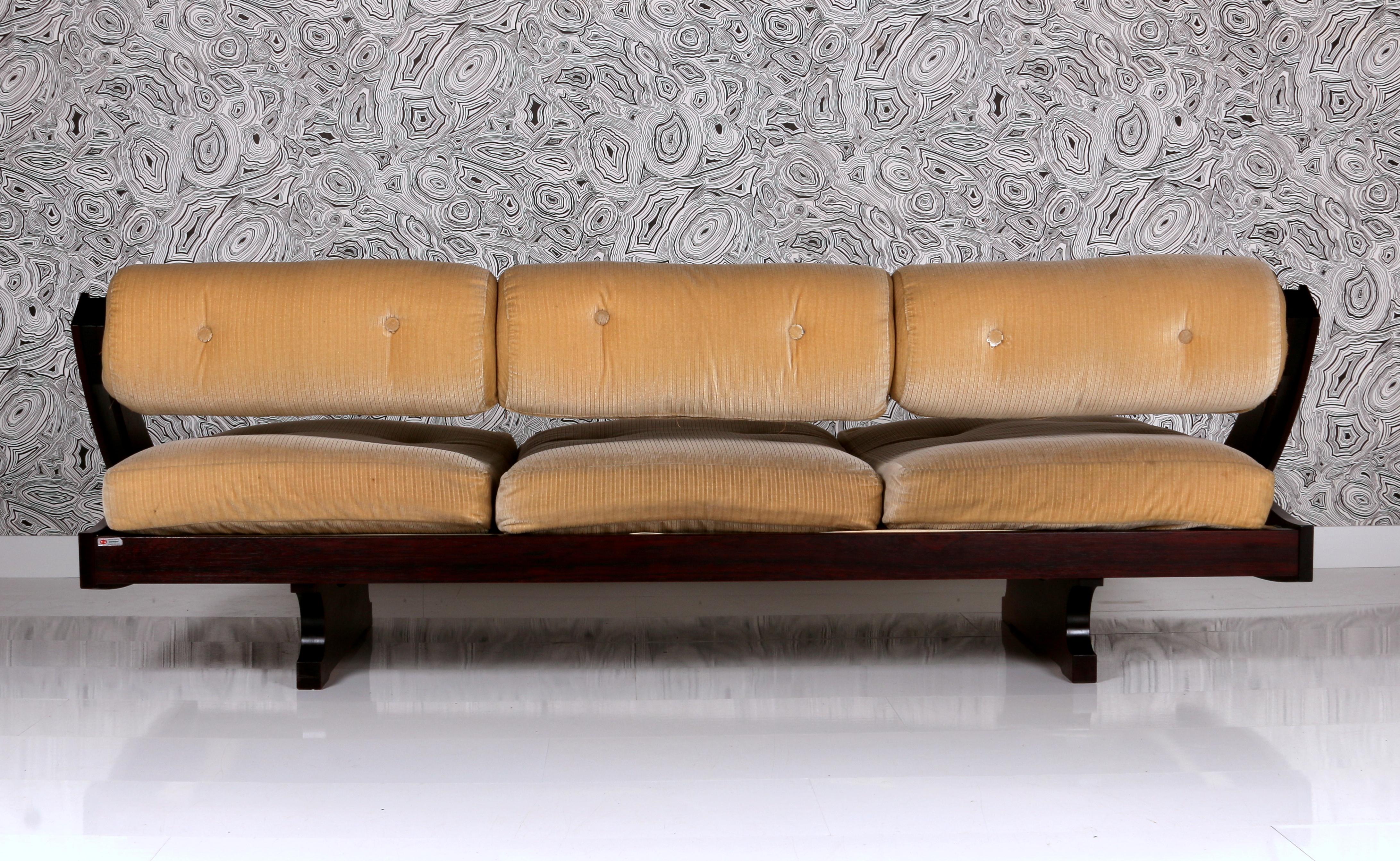 rare golden cord velvet GS195 daybed by Gianni Songia for Sormani Italy sofa bed 11
