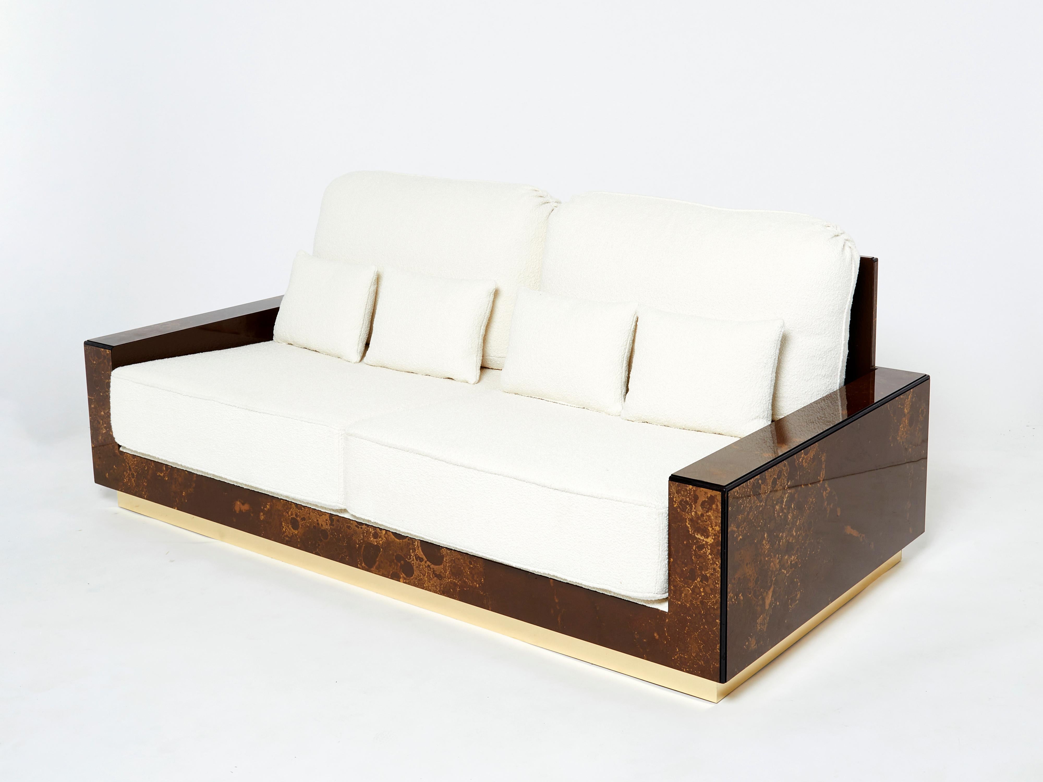 Seltenes Maison Jansen Bouclé-Sofa aus Goldlack und Messing, 1970er Jahre im Angebot 7