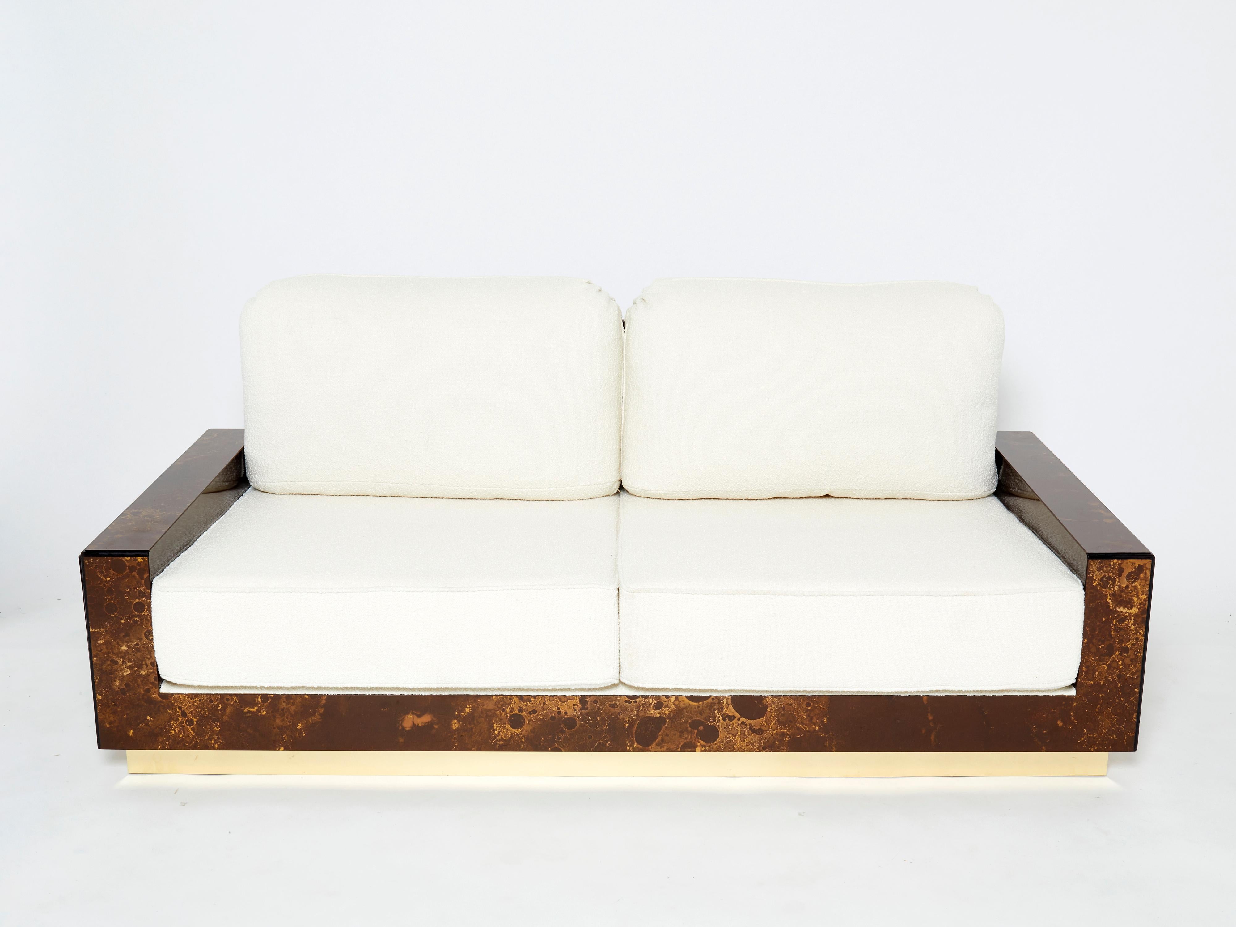 Rare Golden Lacquer and Brass Maison Jansen Bouclé Sofa, 1970s In Good Condition For Sale In Paris, IDF