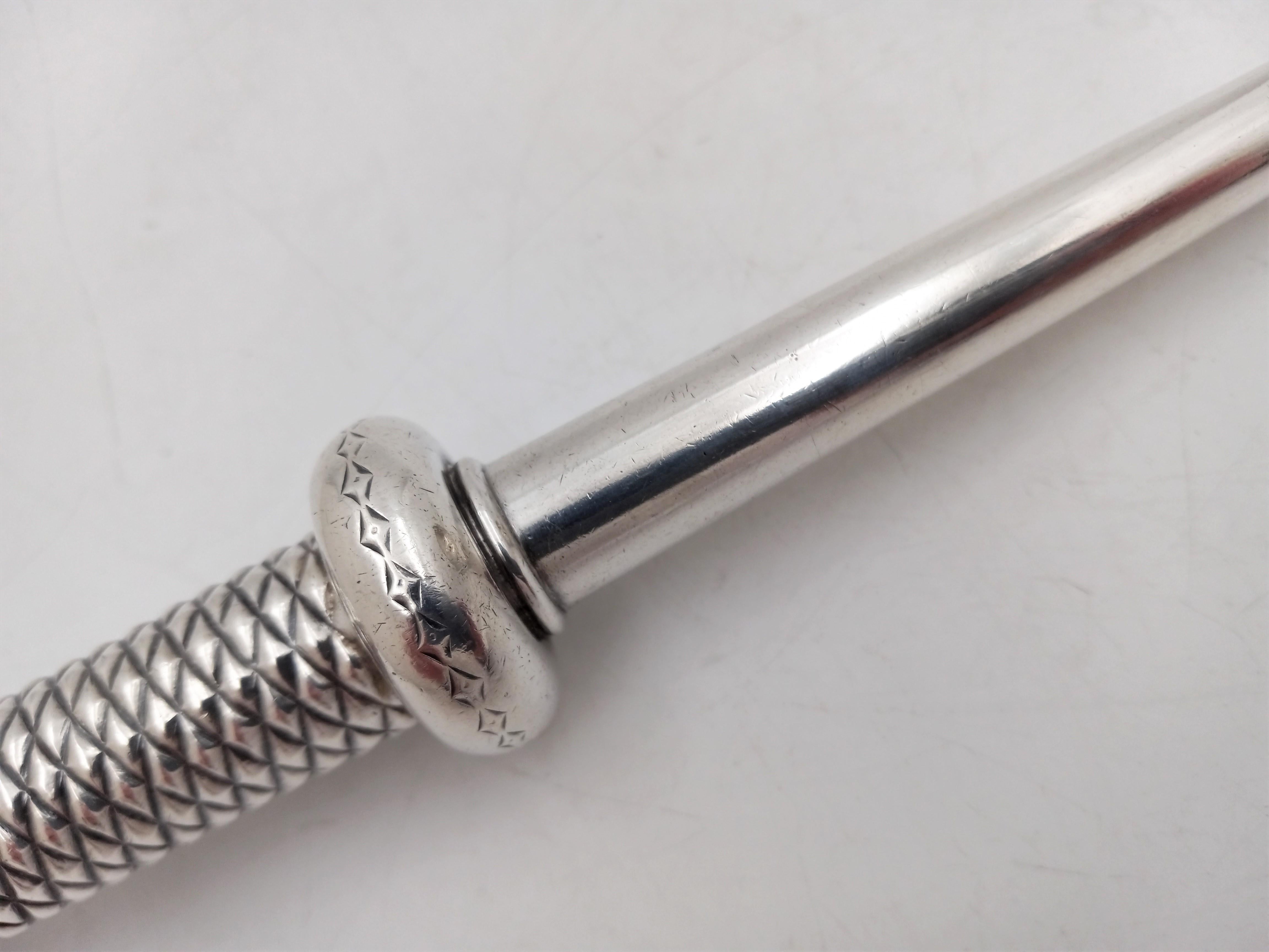 Raro cucharón para sopa / ponche monumental Gorham de plata de ley del siglo XIX Grabado en venta