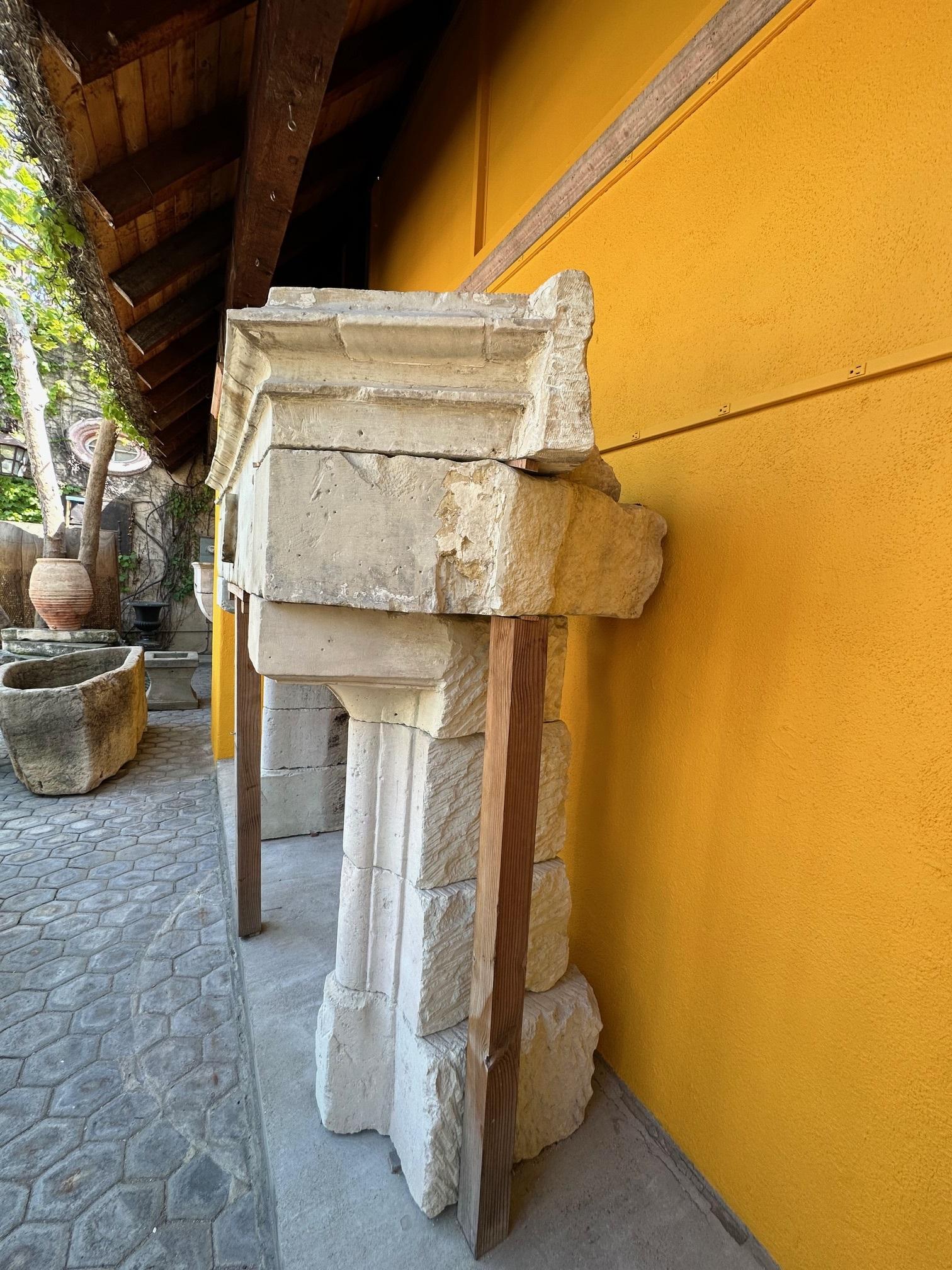 Raro Castillo Gótico Chimenea de Piedra Caliza Chimenea Chateau Piedra Tallada a Mano en venta 7
