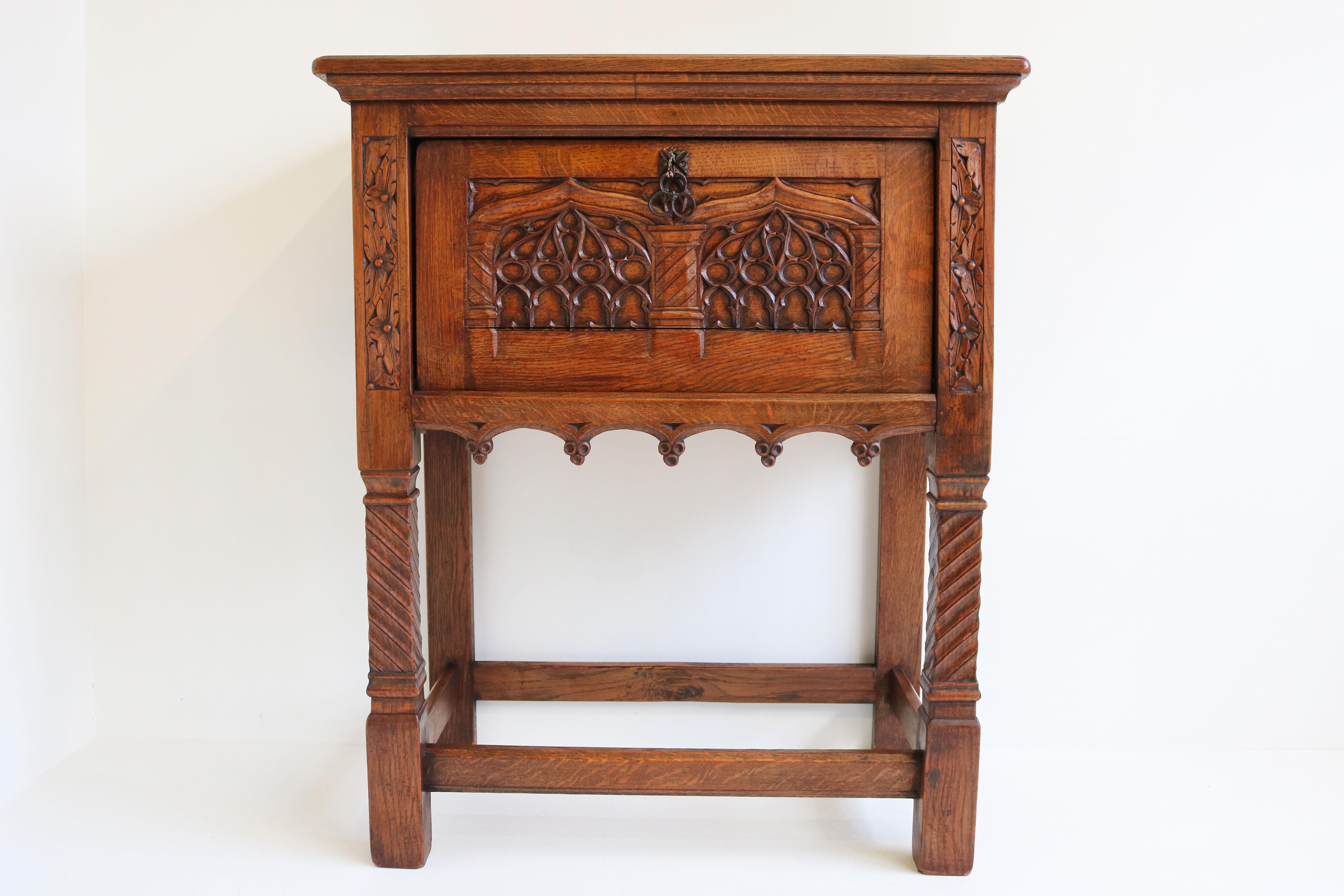 Rare Gothic Revival Dry Bar / Drinks Cabinet Carved Oak Church Windows Credenza For Sale 9