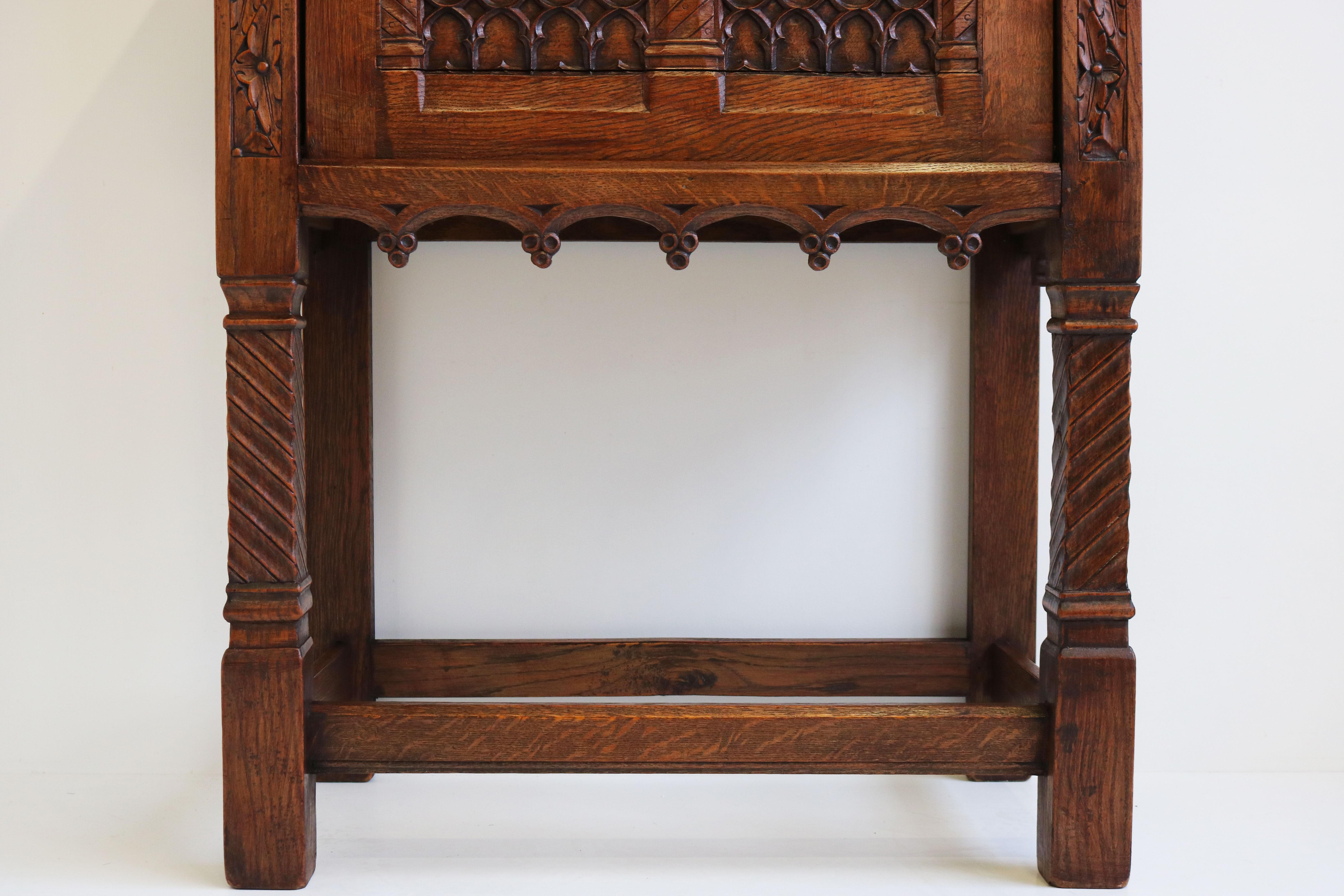 Rare Gothic Revival Dry Bar / Drinks Cabinet Carved Oak Church Windows Credenza For Sale 2