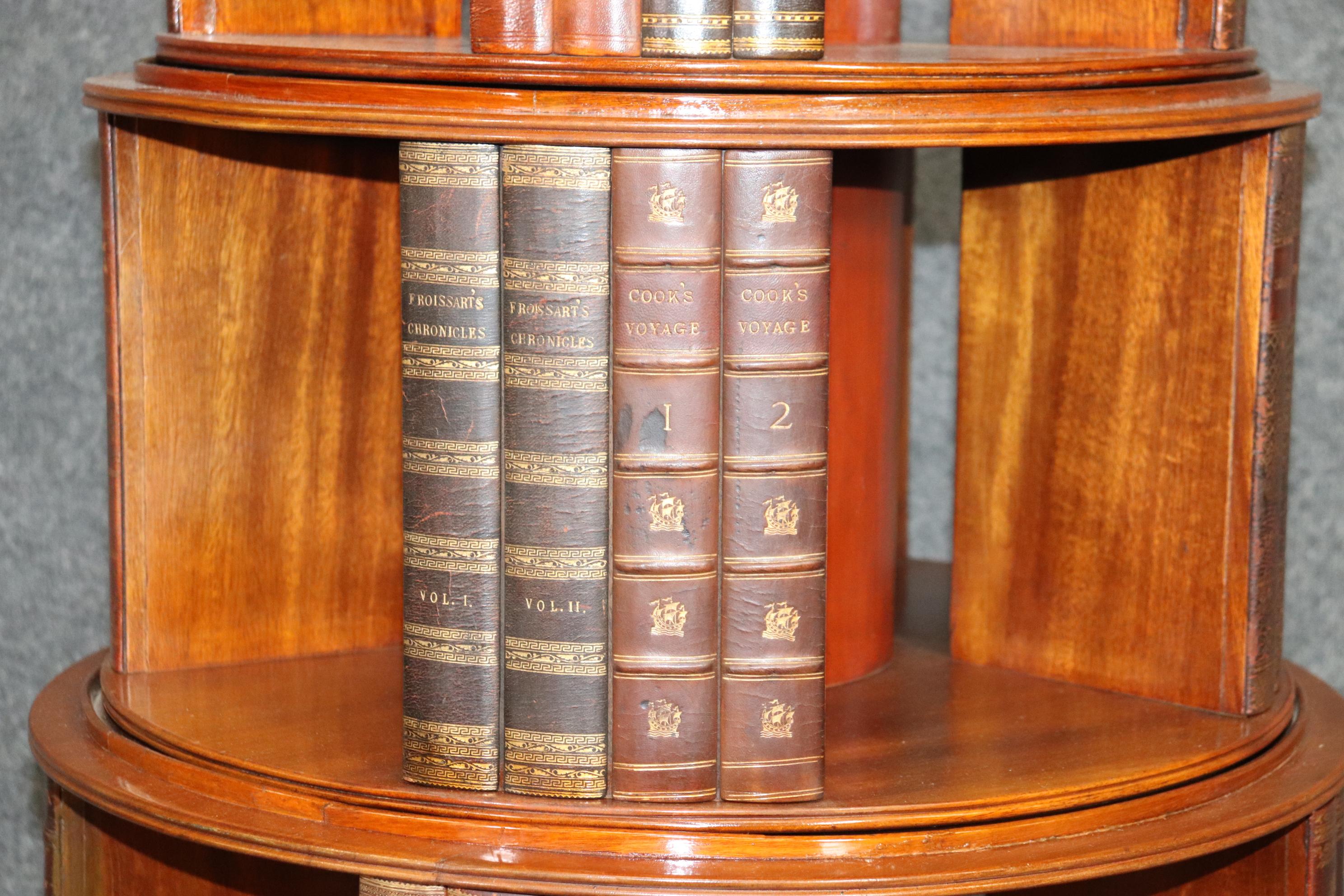 Rare Graduated Tier Leather Bookend Divided George III Revolving Bookcase c 1910 In Good Condition In Swedesboro, NJ