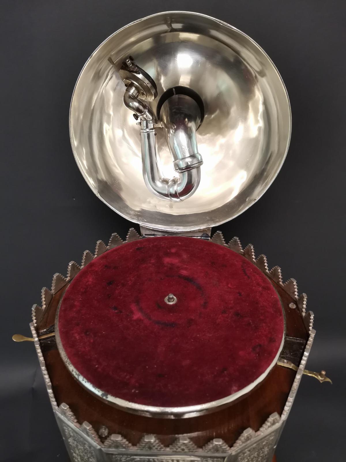 Rare Gramophone Made for the Gramophone Exhibition in Seville in 1925 For Sale 1