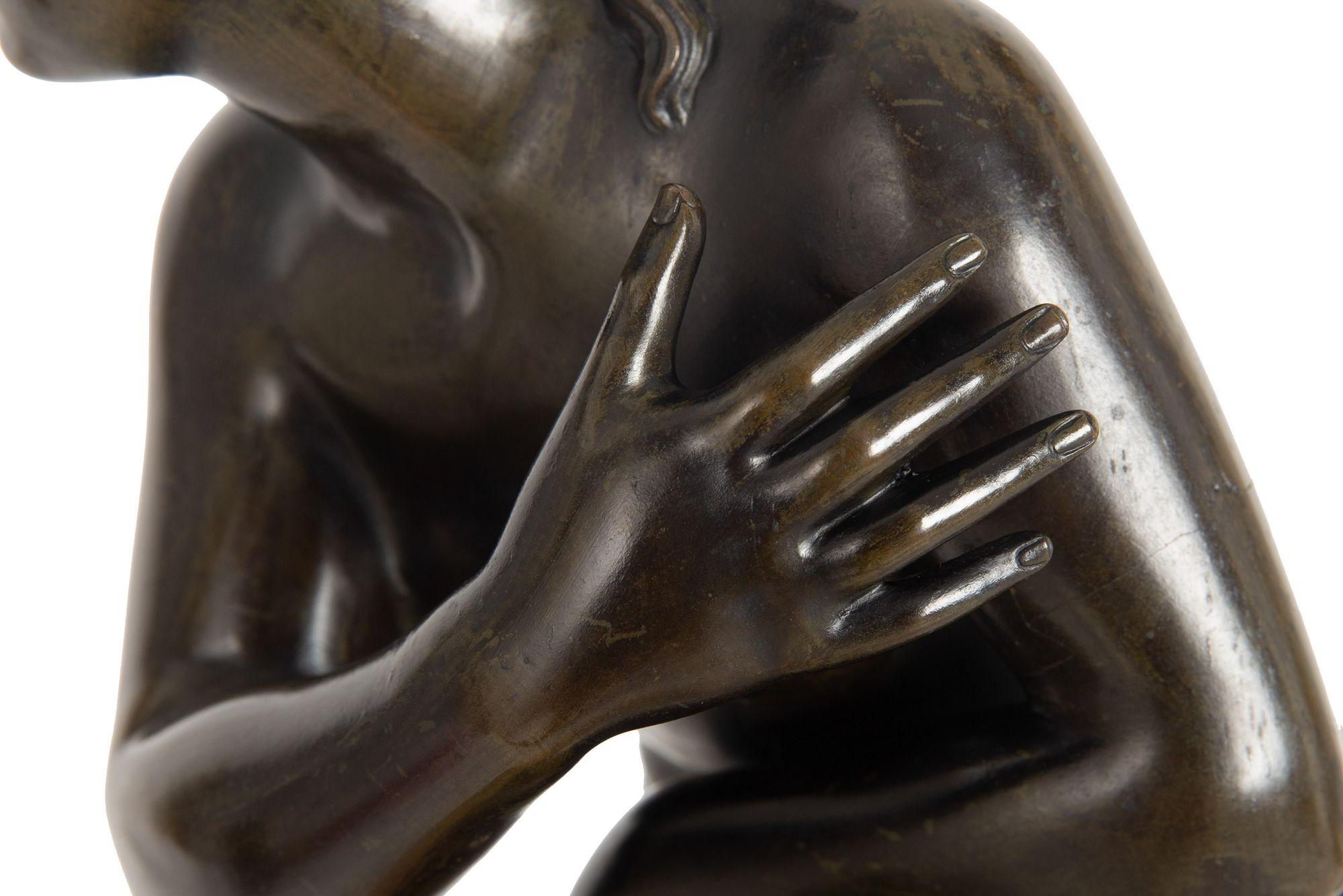 Rare Grand Tour Italian Antique Bronze Sculpture “Crouching Venus” circa 1850 8