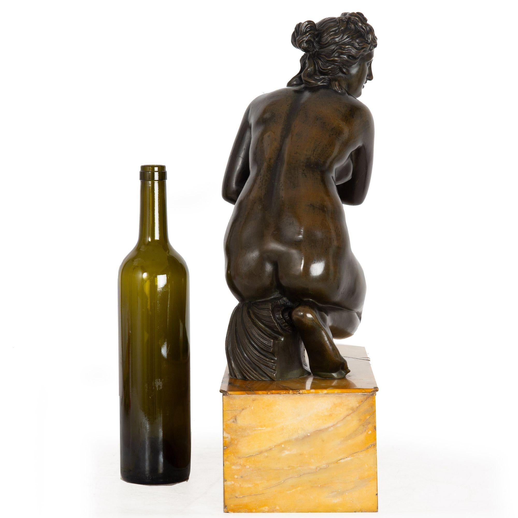Rare Grand Tour Italian Antique Bronze Sculpture “Crouching Venus” circa 1850 1