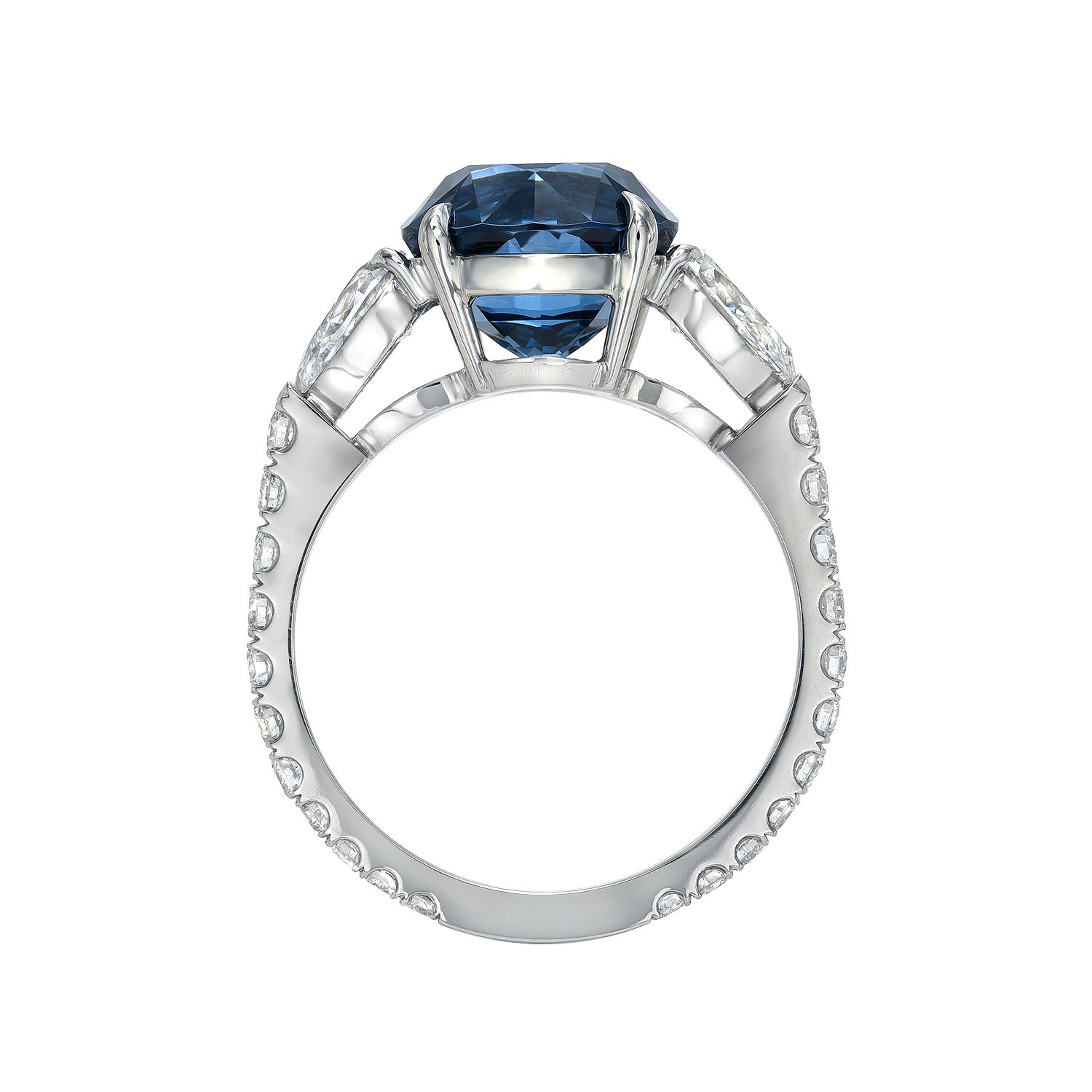 Raro anello con spinello blu grigio da 4,15 carati - Merkaba Gioielli Beverly Hills in vendita 1