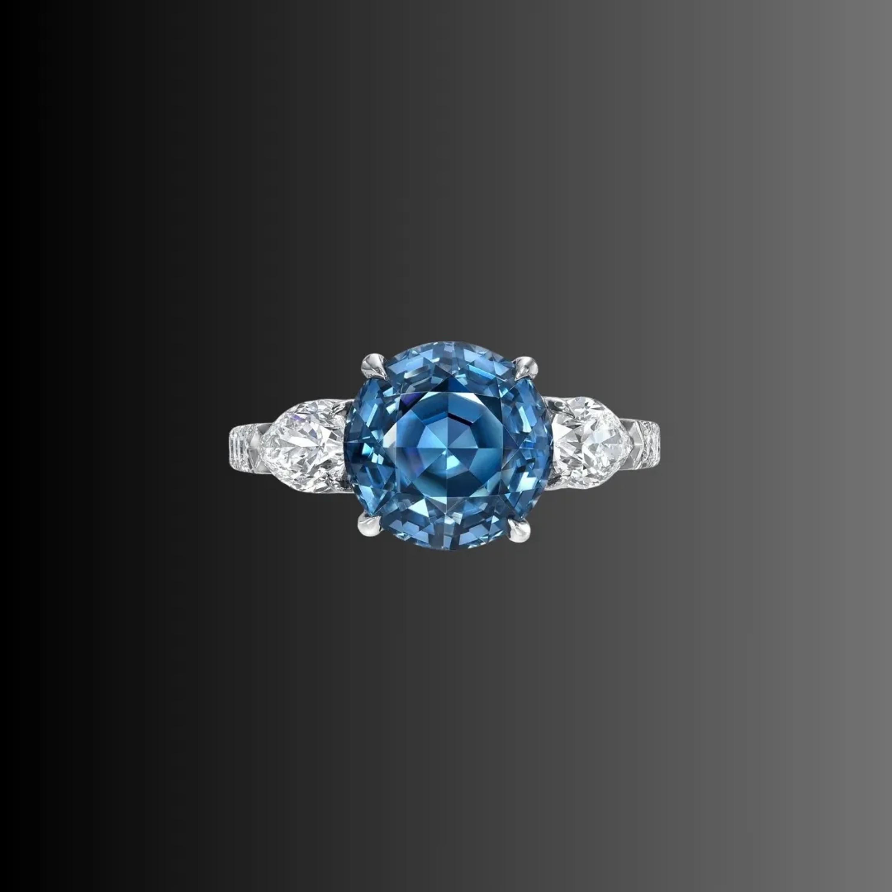 Raro anello con spinello blu grigio da 4,15 carati - Merkaba Gioielli Beverly Hills in vendita 3