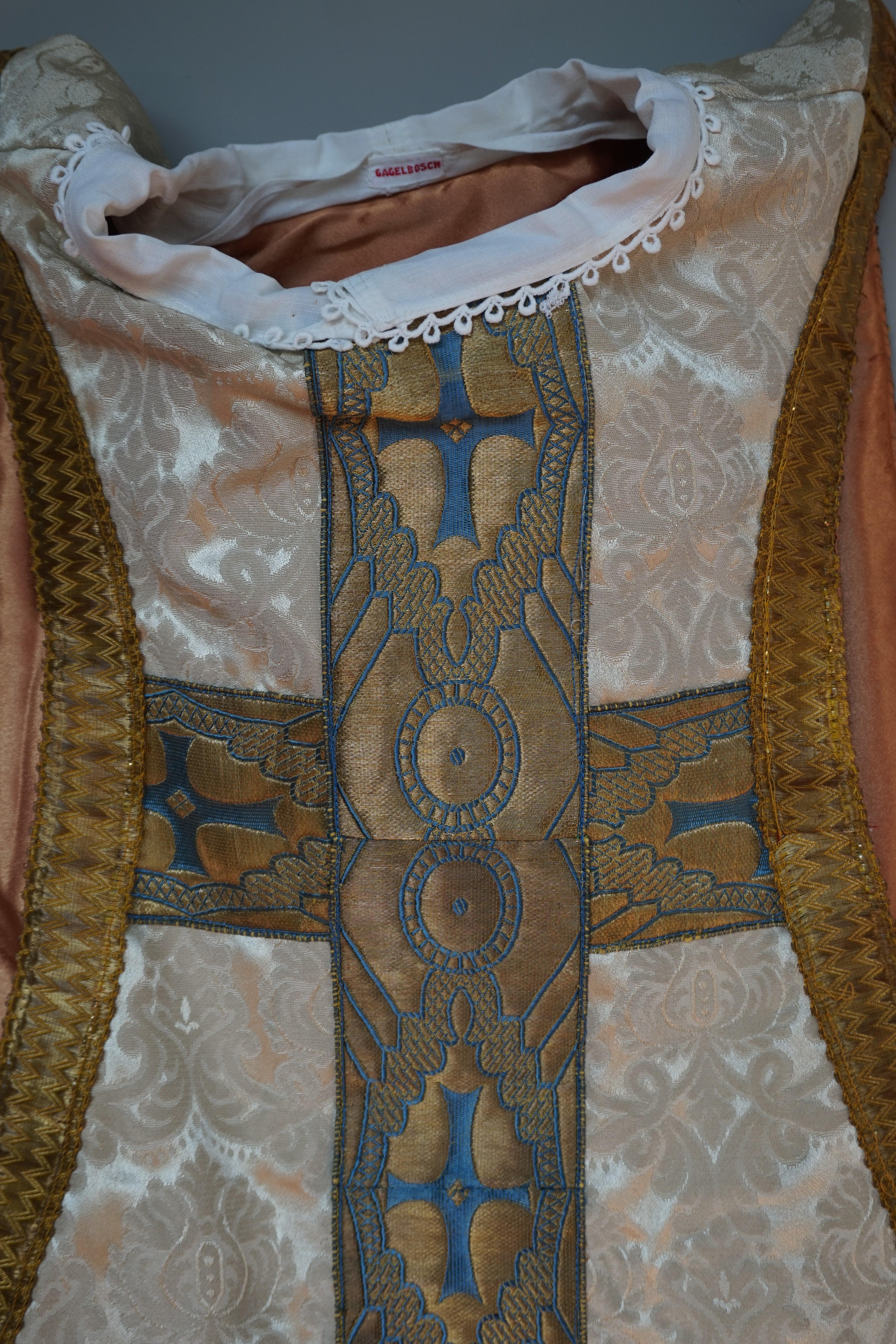 Rare & Great Condition, Handcrafted with Silk Mid-20th Century Child's Chasuble In Excellent Condition For Sale In Lisse, NL
