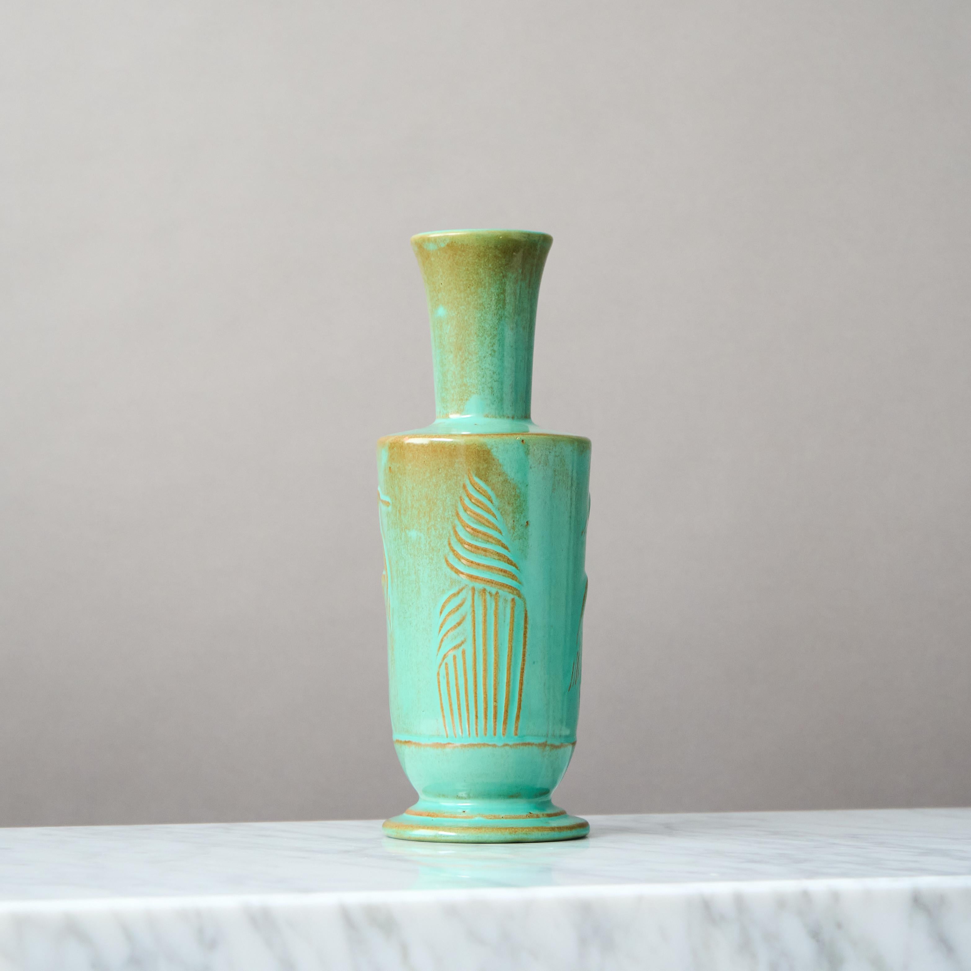 Rare Green Art Deco Ceramic Vase by Ewald Dahlskog, Bo Fajans, Sweden, 1930. For Sale 1