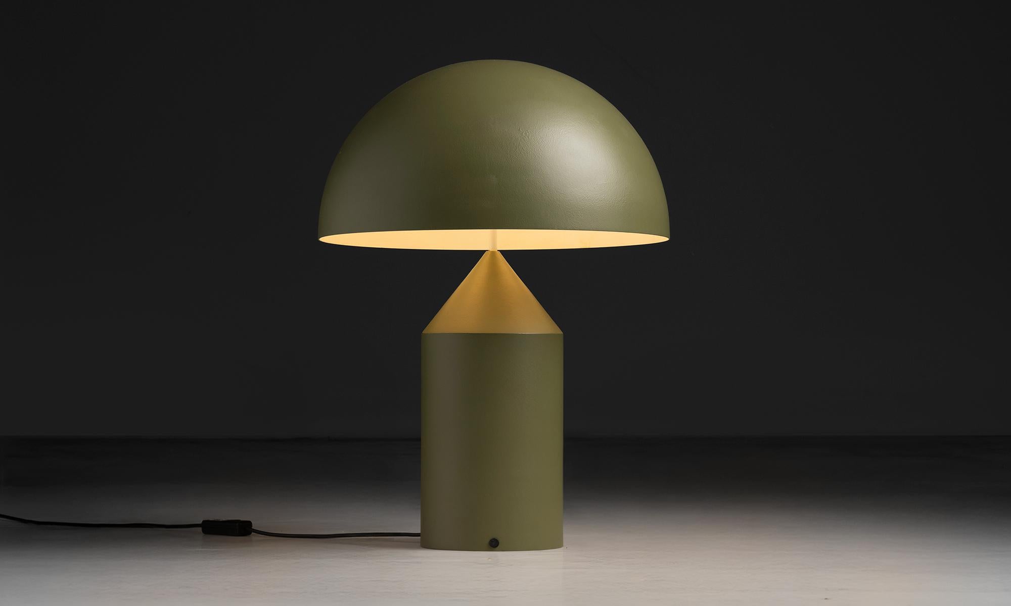 Rare Green Atollo Table Lamp by Vico Magistretti, Italy circa 1970 In Good Condition For Sale In Culver City, CA