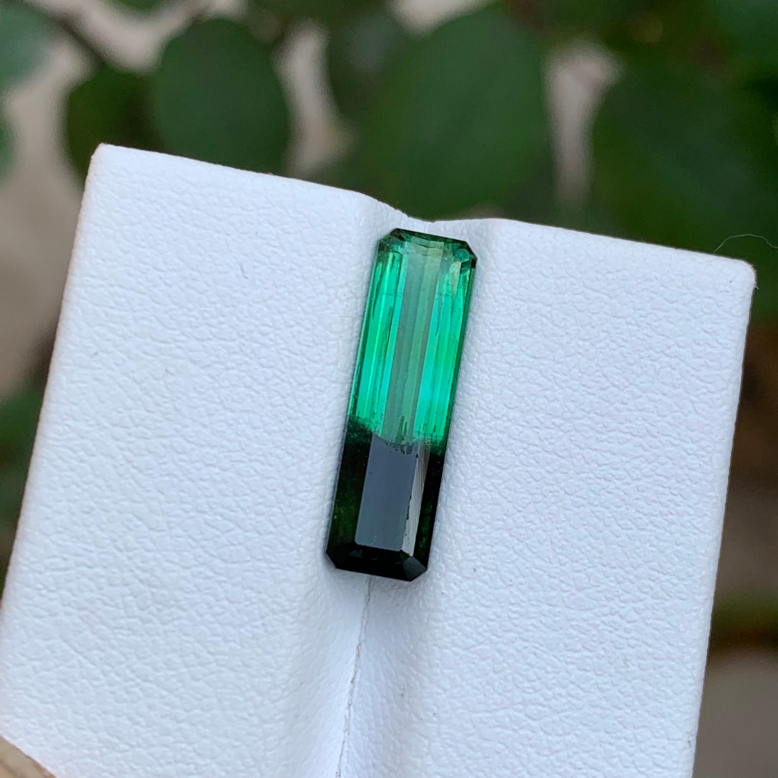 Rare Green & Black Bicolor Tourmaline Gemstone, 3.90 Ct Emerald Cut for Jewelry  For Sale 3
