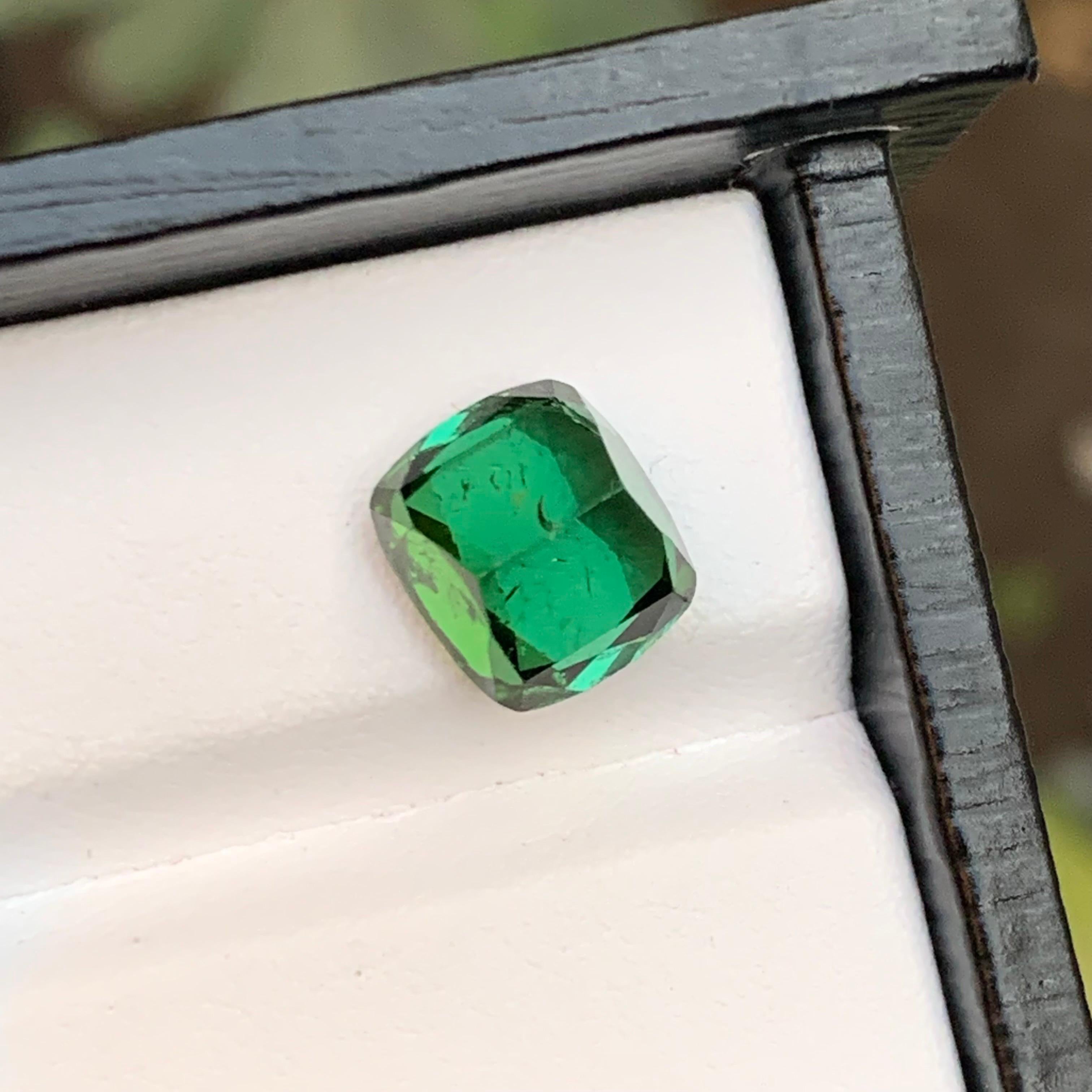 Rare Green Cushion Cut Natural Tourmaline Loose Gemstone, 5.05 Carat-Afghanistan In New Condition For Sale In Peshawar, PK