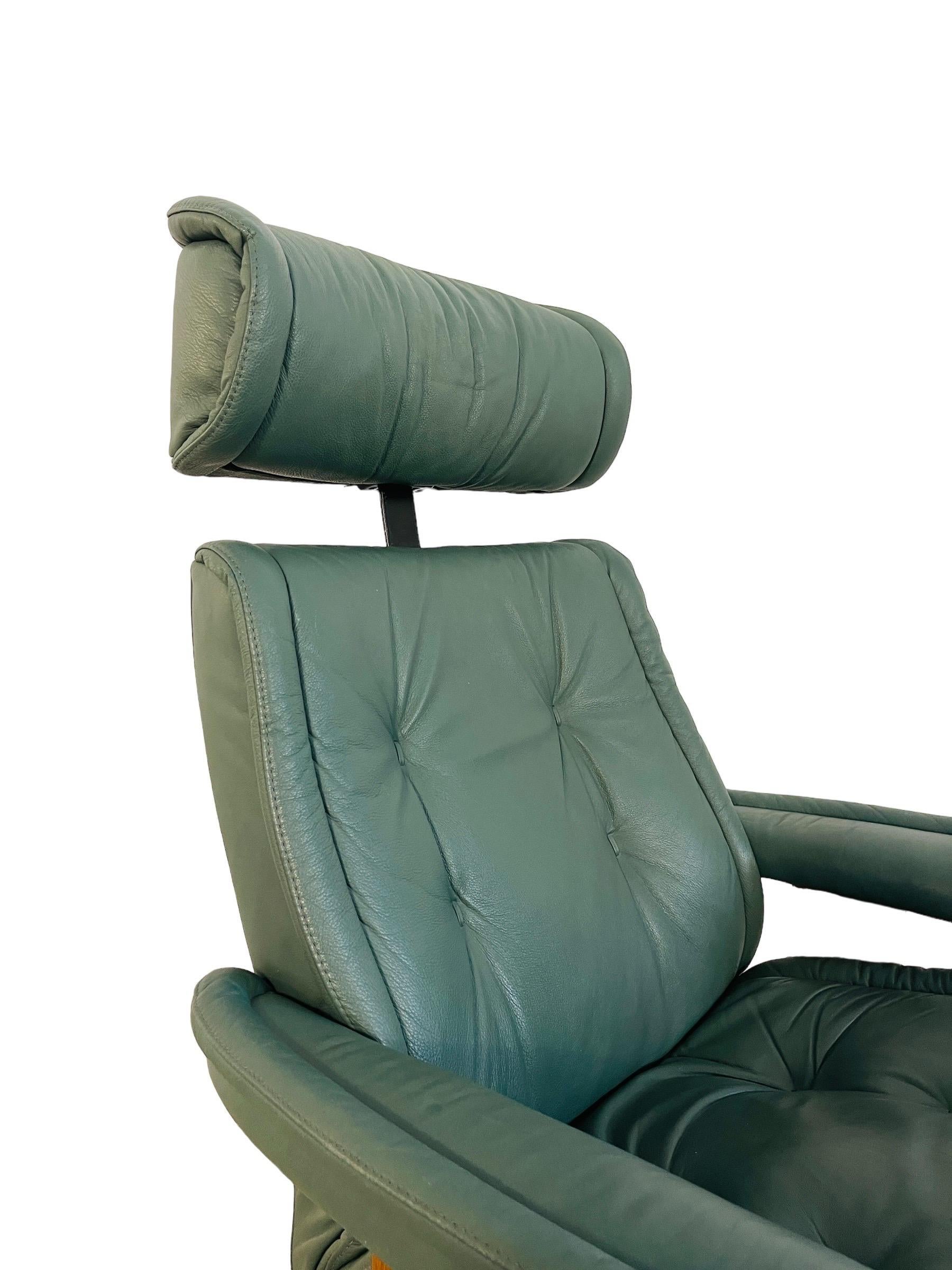 Rare Green Ekornes Stressless Lounge Chair & Ottoman 4