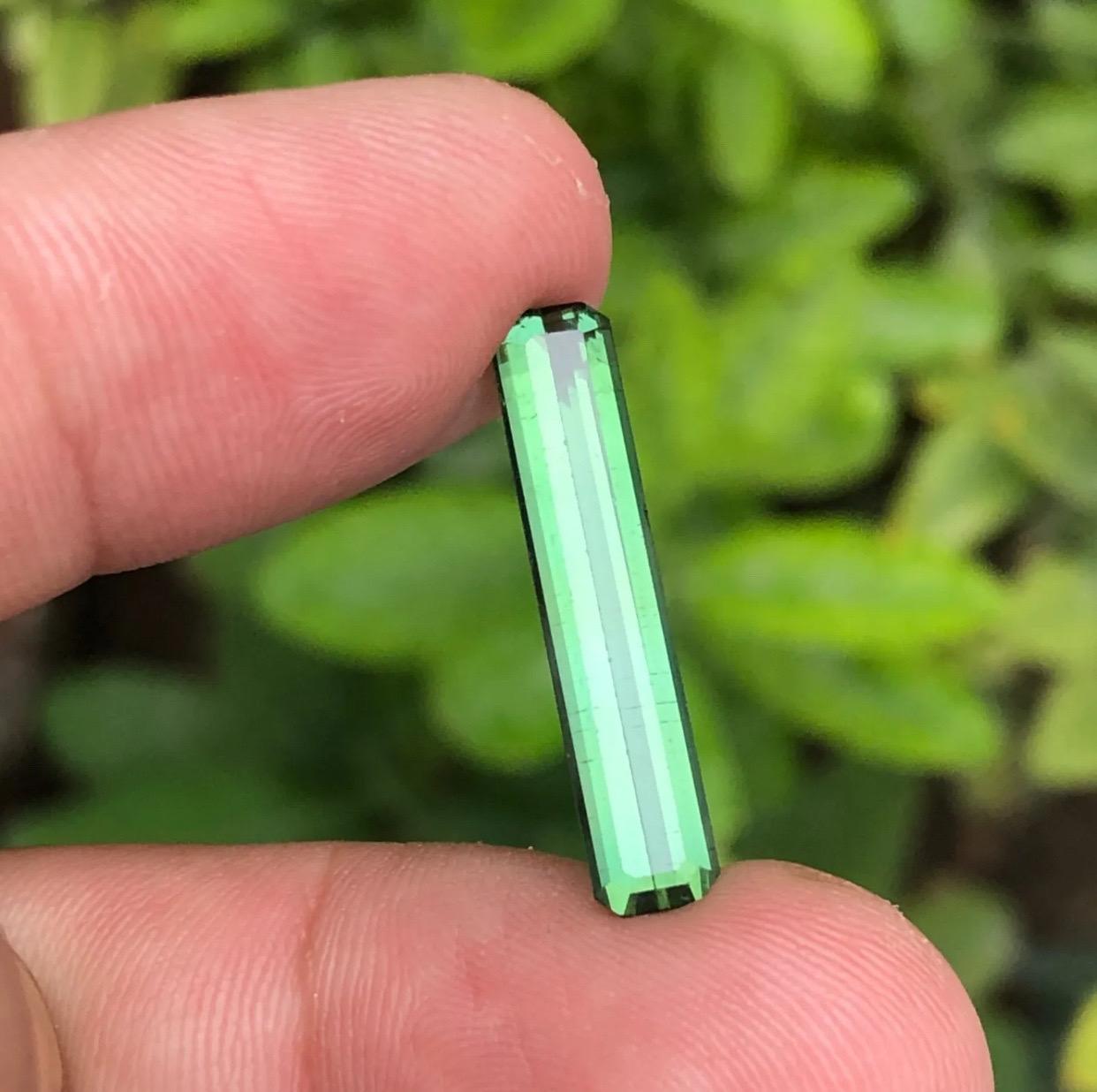 Rare Green Elongated Emerald Cut Natural Tourmaline Loose Gemstone, 5.15 Ct-Afg In New Condition For Sale In Peshawar, PK