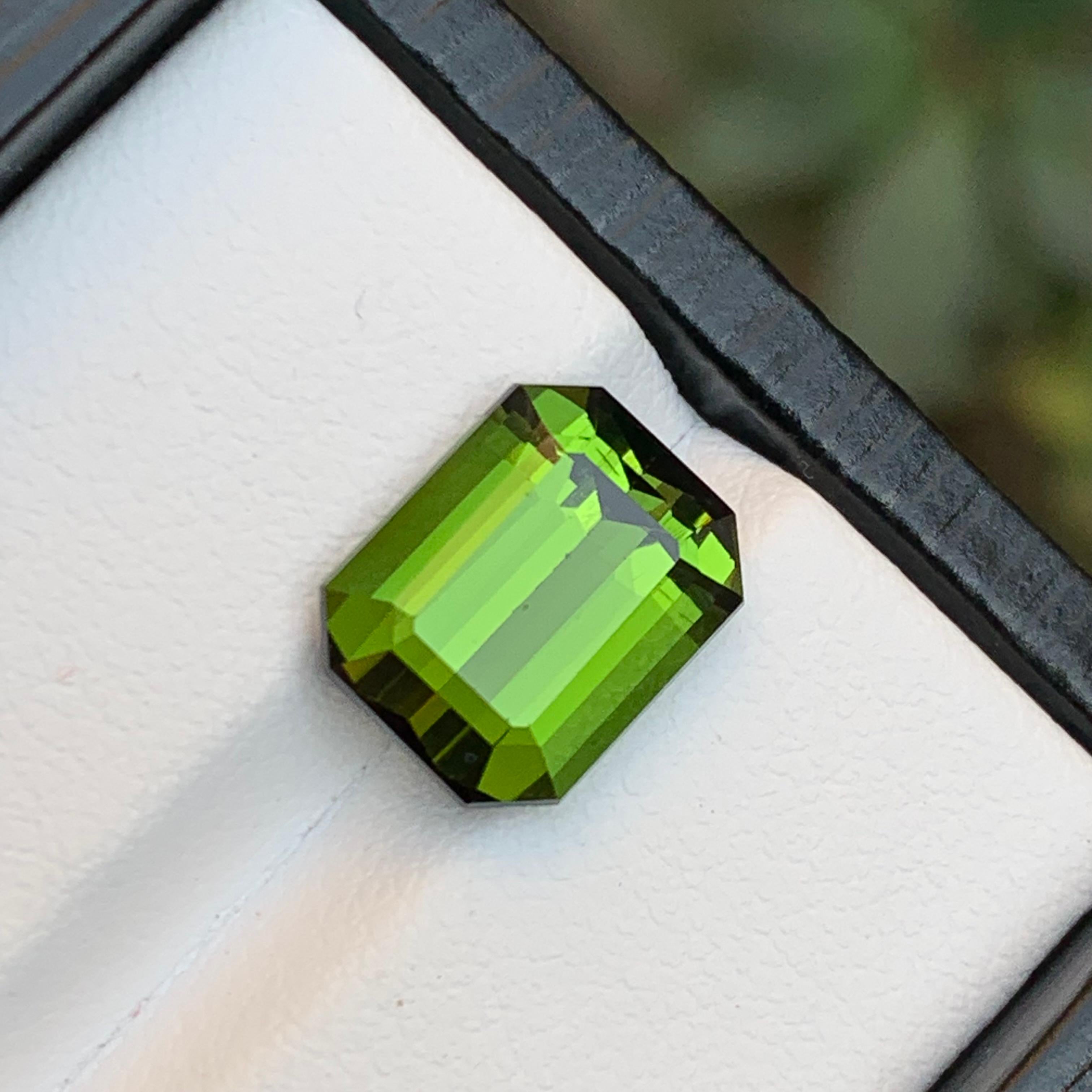 Rare Green Emerald Cut Natural Tourmaline Loose Gemstone, 5.35 Carat-Afghani For Sale 5