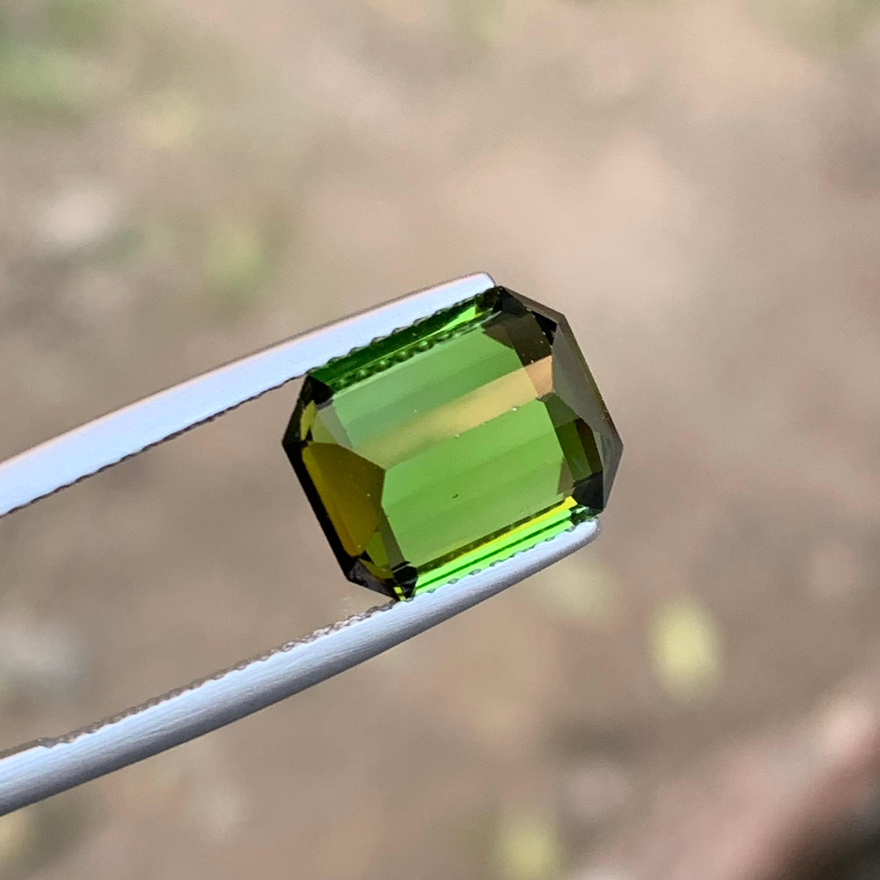 Rare Green Emerald Cut Natural Tourmaline Loose Gemstone, 5.35 Carat-Afghani For Sale 2
