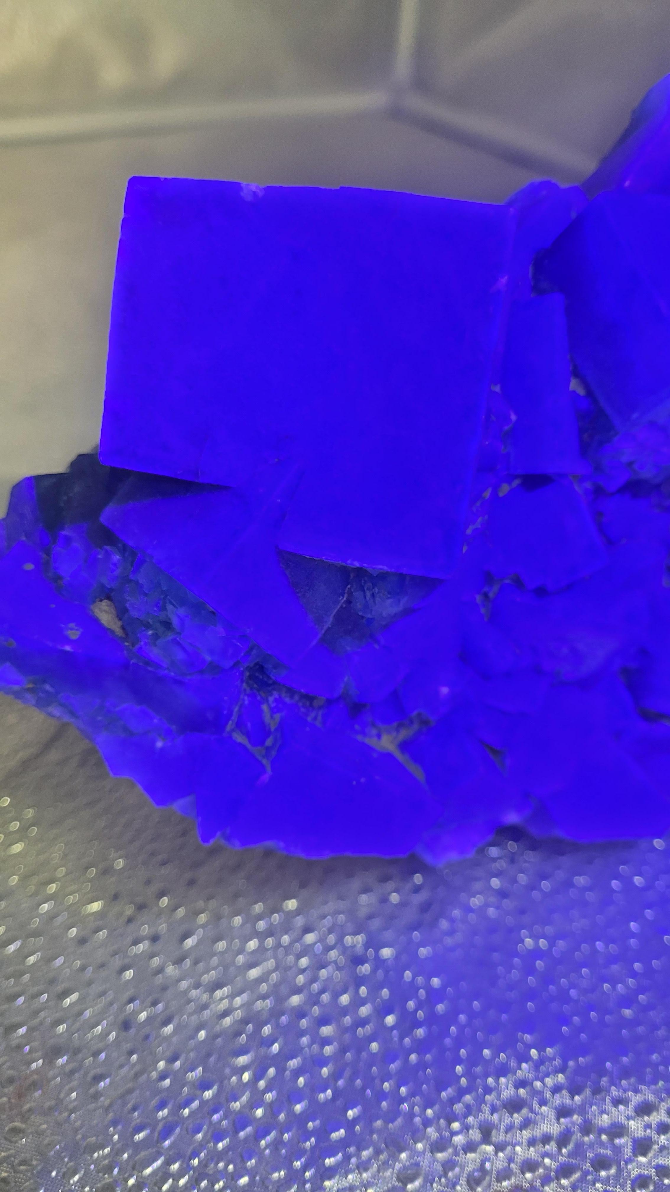 Rare Green Fluorite, U.V Reactive, from Madagascar. In New Condition For Sale In MARSEILLE, FR