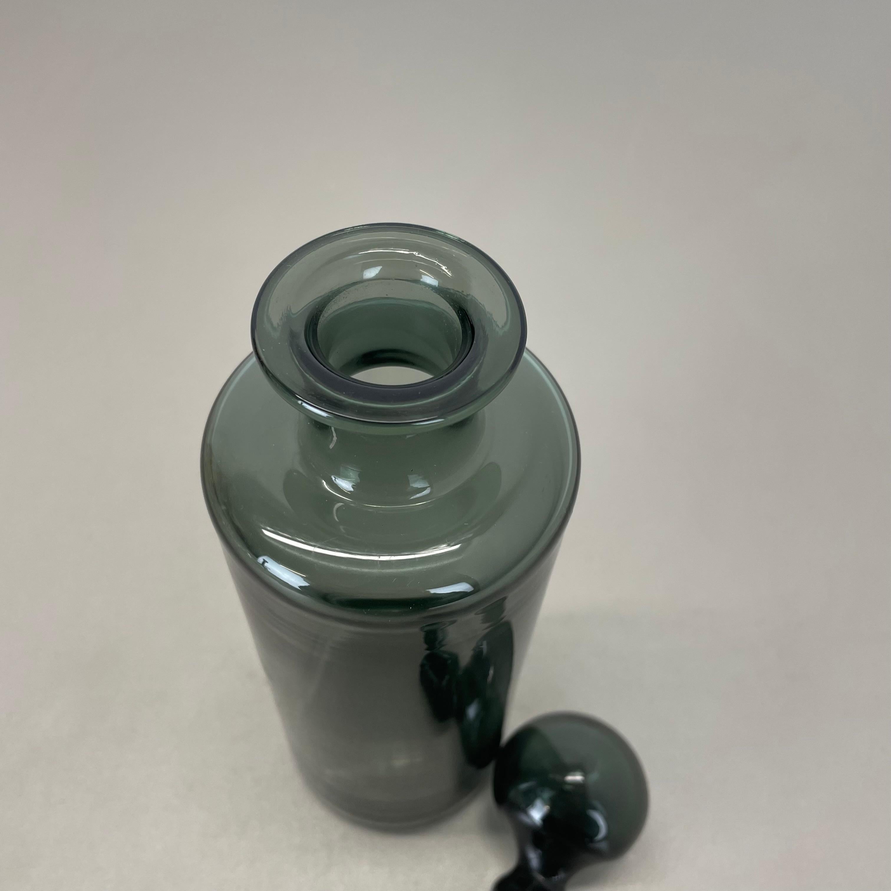raro decanter in vetro verde di Saara Hopea per Nuutajärvi Notsjö, Finlandia anni '70 in vendita 3