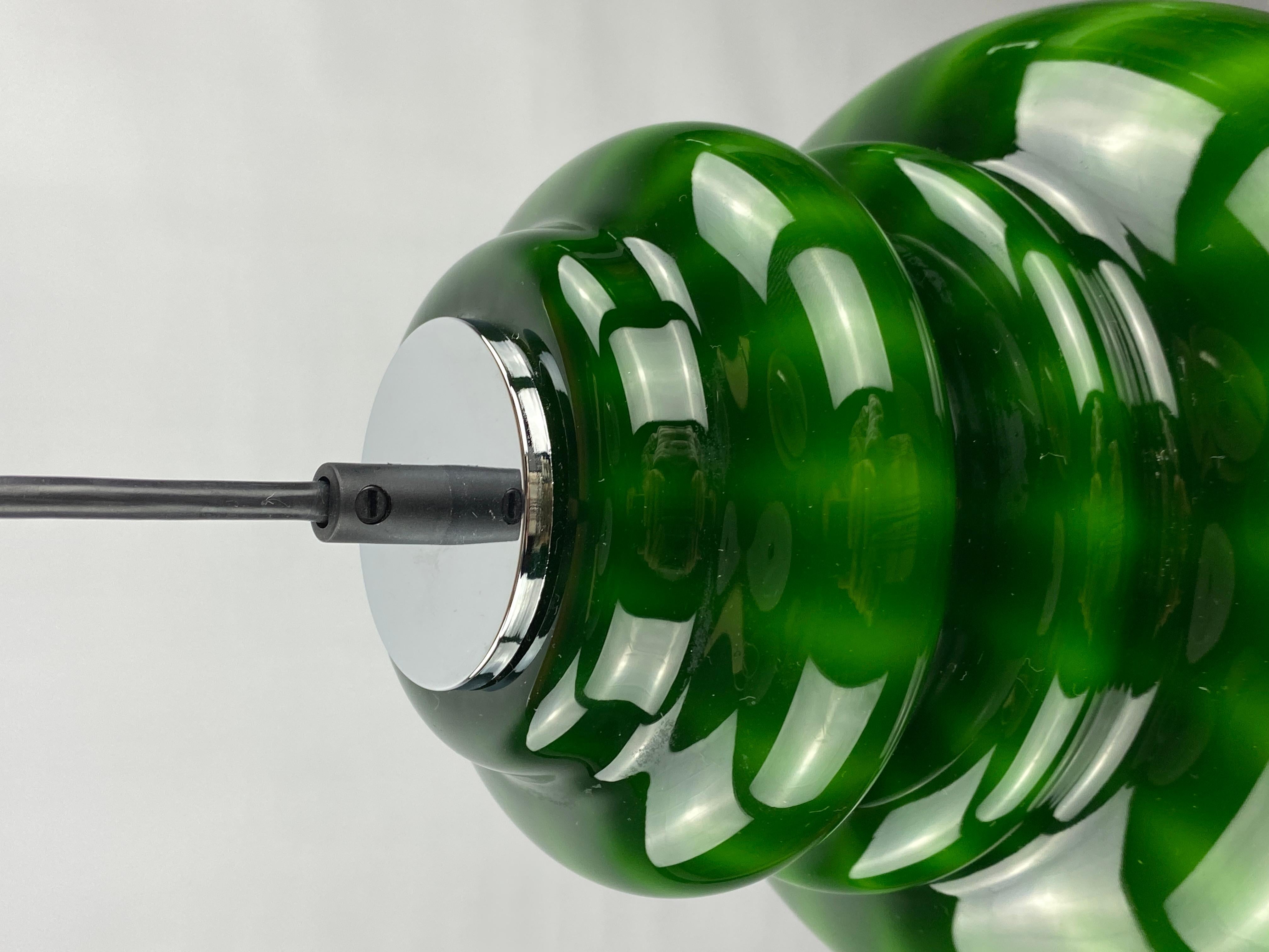 Rare green glass pendant light by Peill and Putzler 1960 In Excellent Condition For Sale In TERHEIJDEN, NB