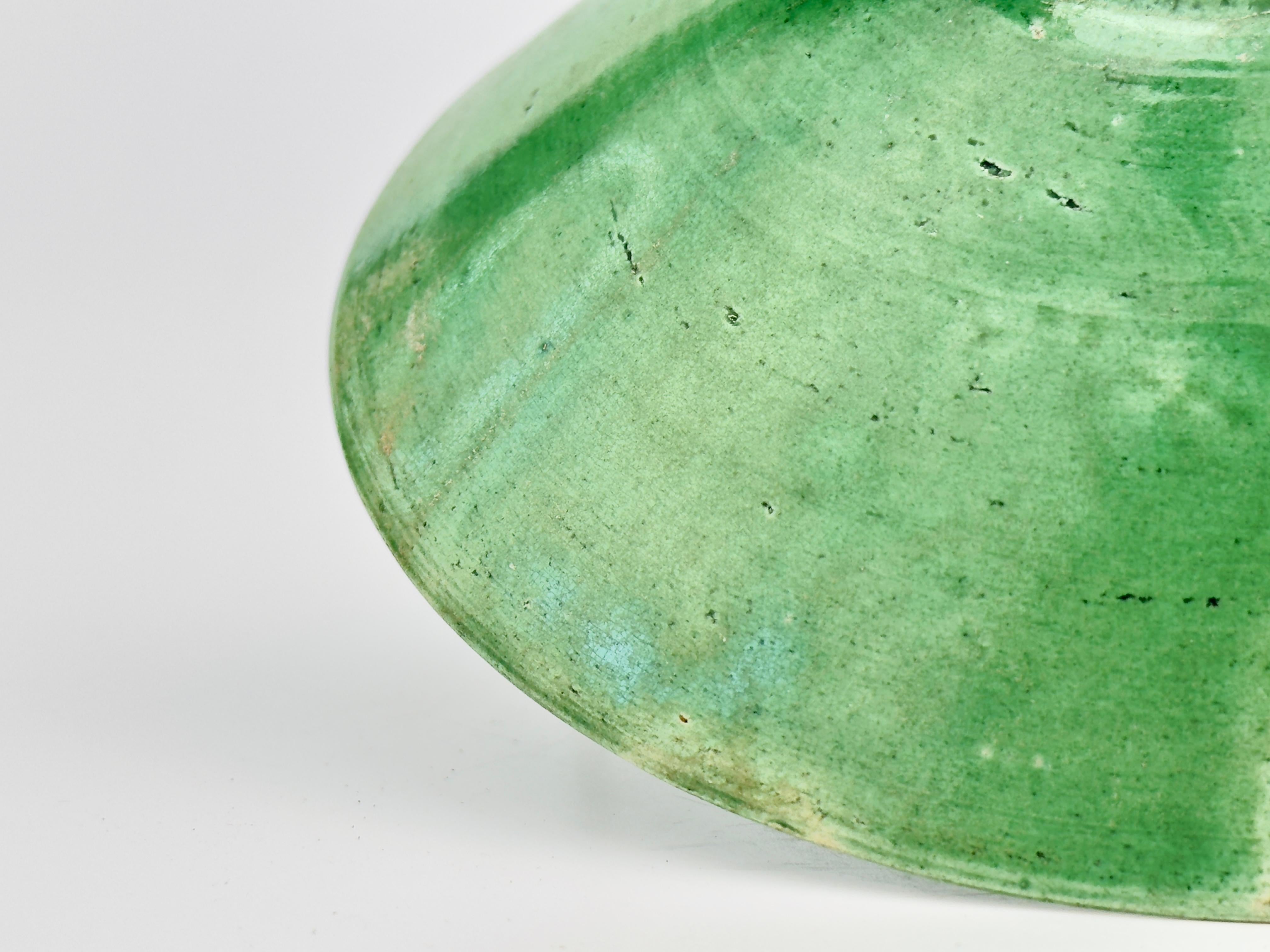Rare Green-Glazed 'Fishes and Wave' Bowl, Liao-Song Dynasty For Sale 2