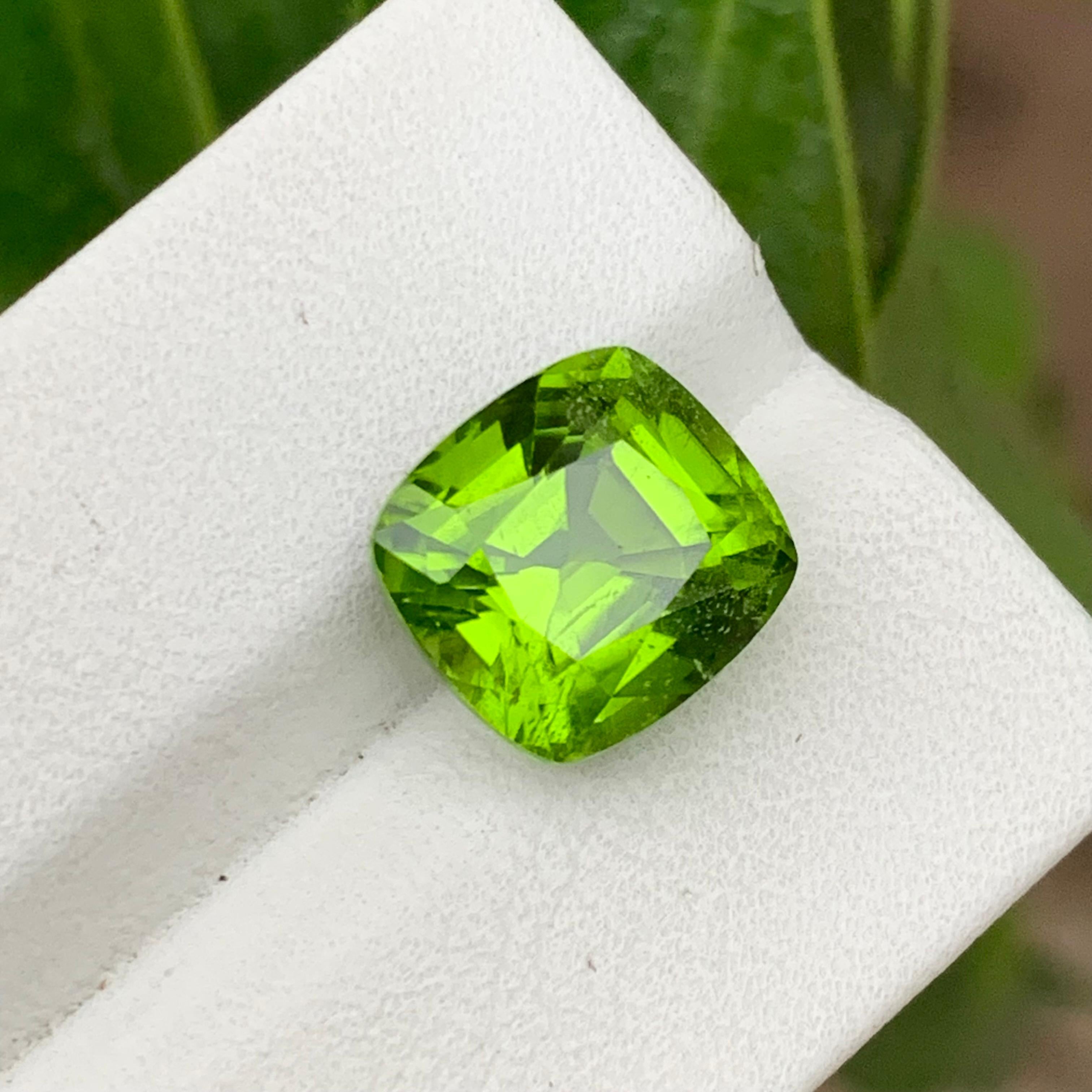 Piedra natural verde de peridoto, talla cojín de 7,35 ct para anillo, joyería colgante Corte cojín