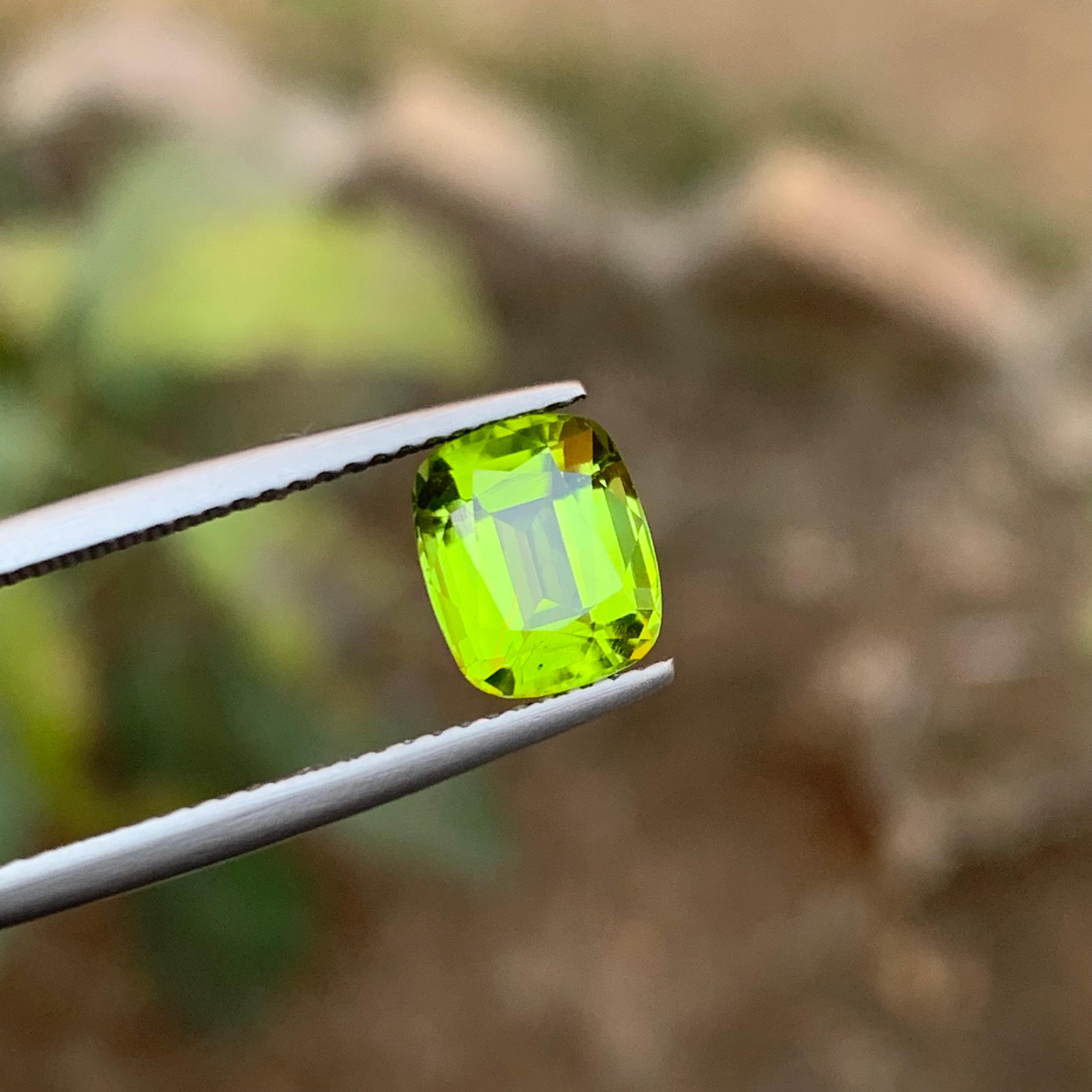 Rare Green Natural Peridot Loose Gemstone, 2.30 Ct Cushion Cut Ideal for Ring For Sale 6