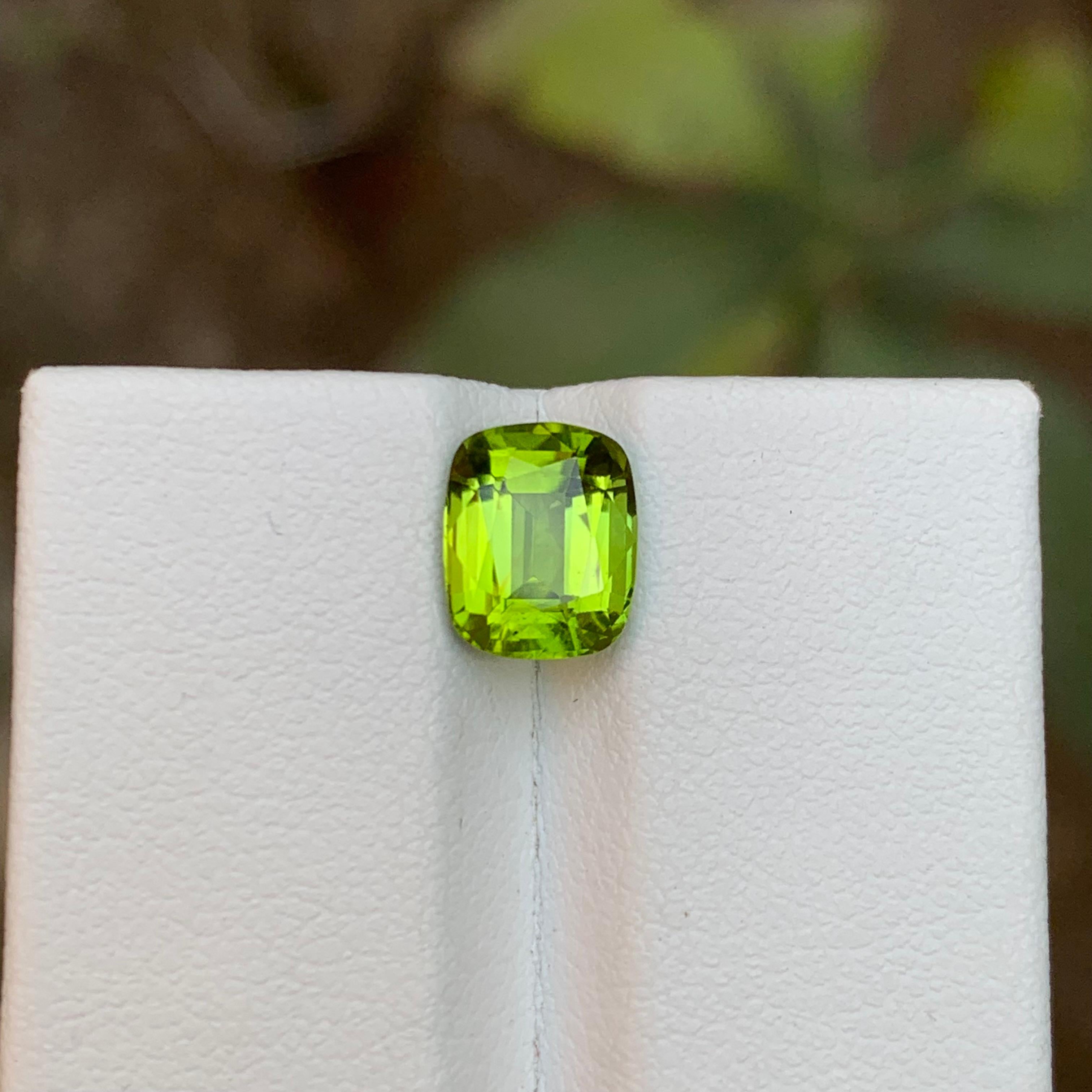 Rare Green Natural Peridot Loose Gemstone, 2.30 Ct Cushion Cut Ideal for Ring For Sale 9