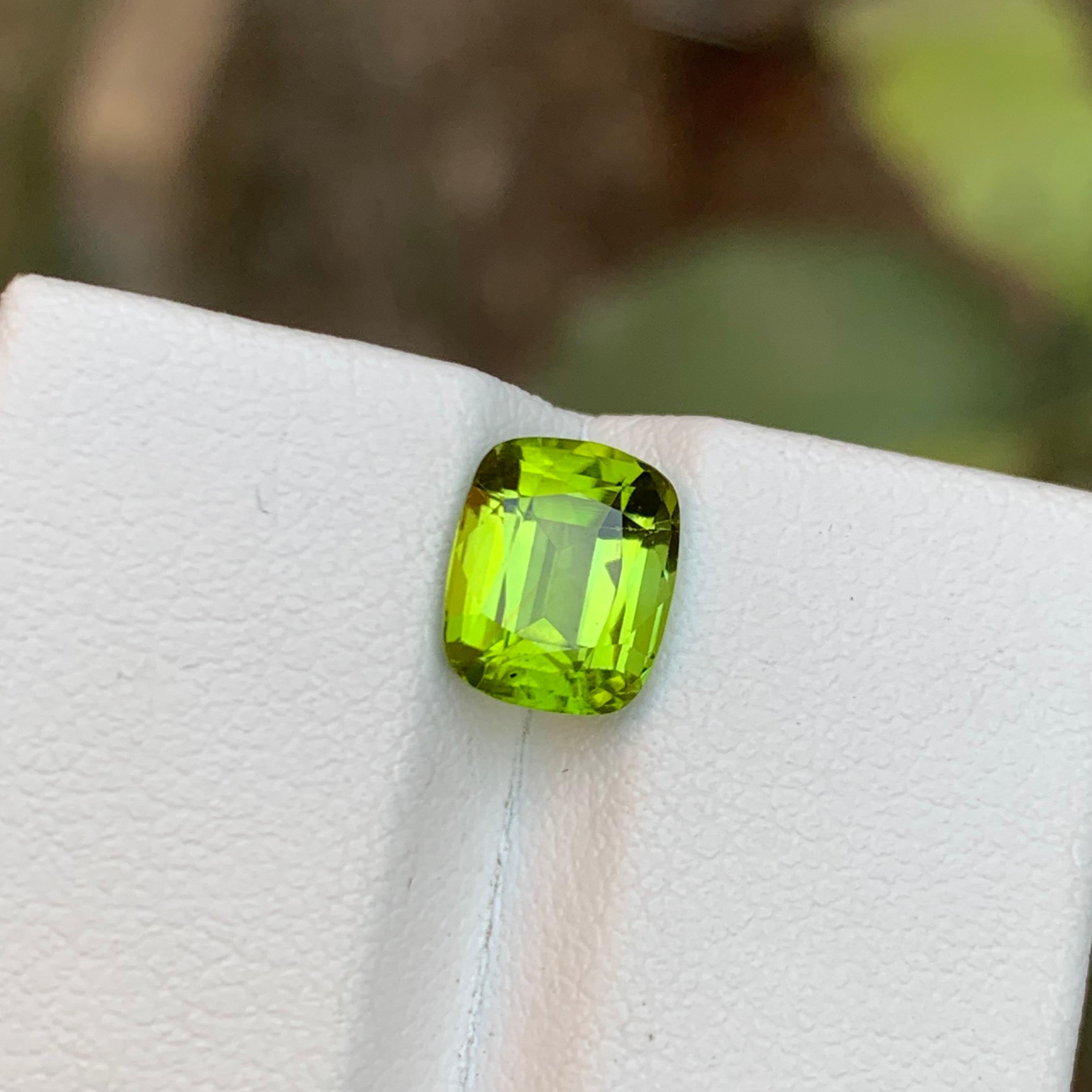 Rare Green Natural Peridot Loose Gemstone, 2.30 Ct Cushion Cut Ideal for Ring For Sale 2