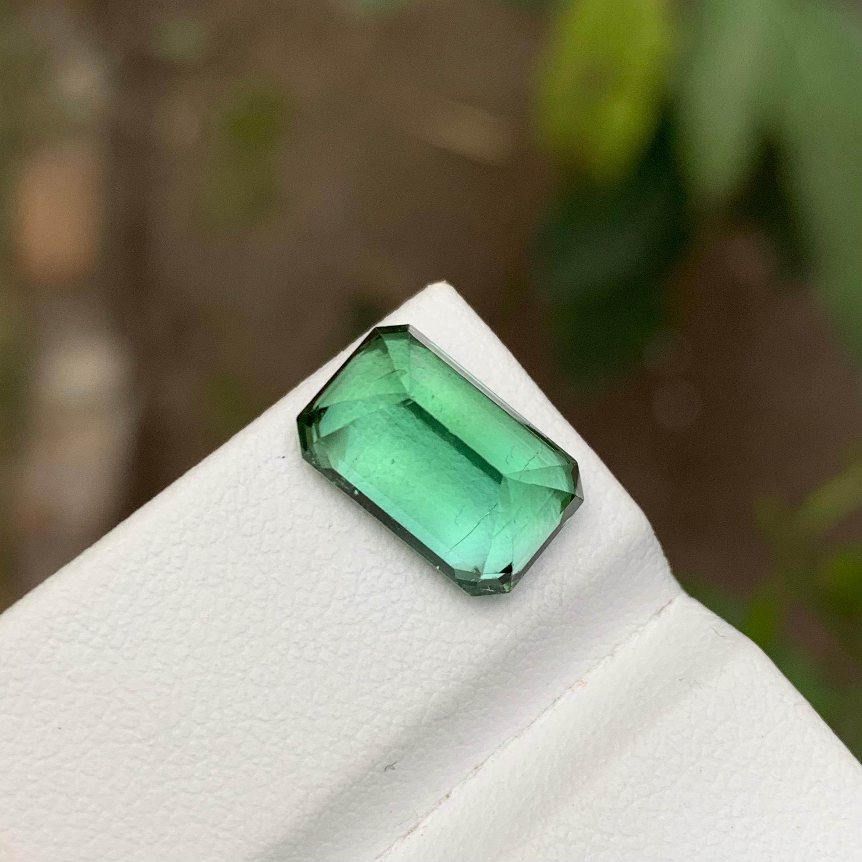 Rare Green Natural Tourmaline Gemstone 4.80 Ct Step Emerald Cut for Ring/Jewelry In New Condition For Sale In Peshawar, PK