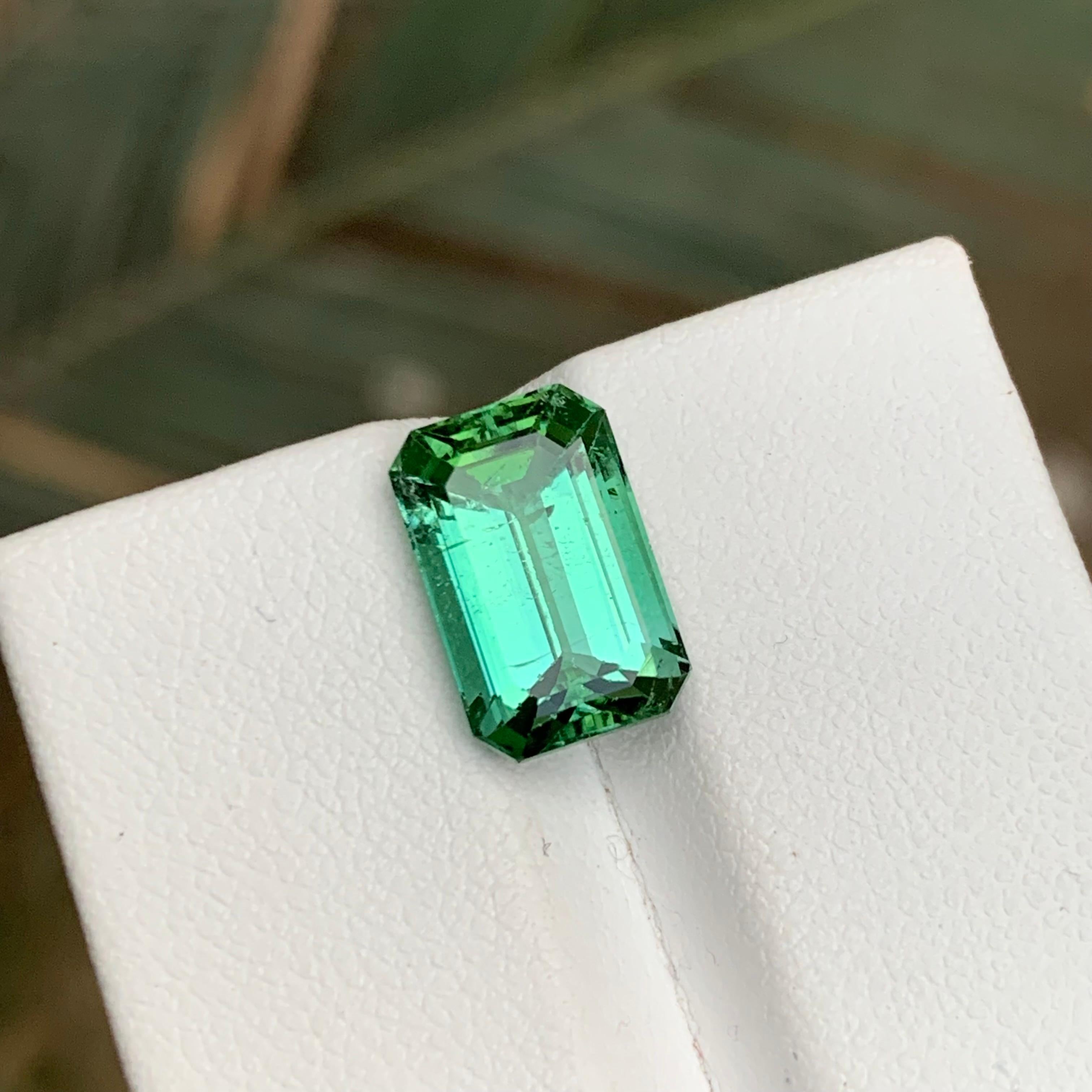 Rare Green Natural Tourmaline Gemstone 4.80 Ct Step Emerald Cut for Ring/Jewelry For Sale 4