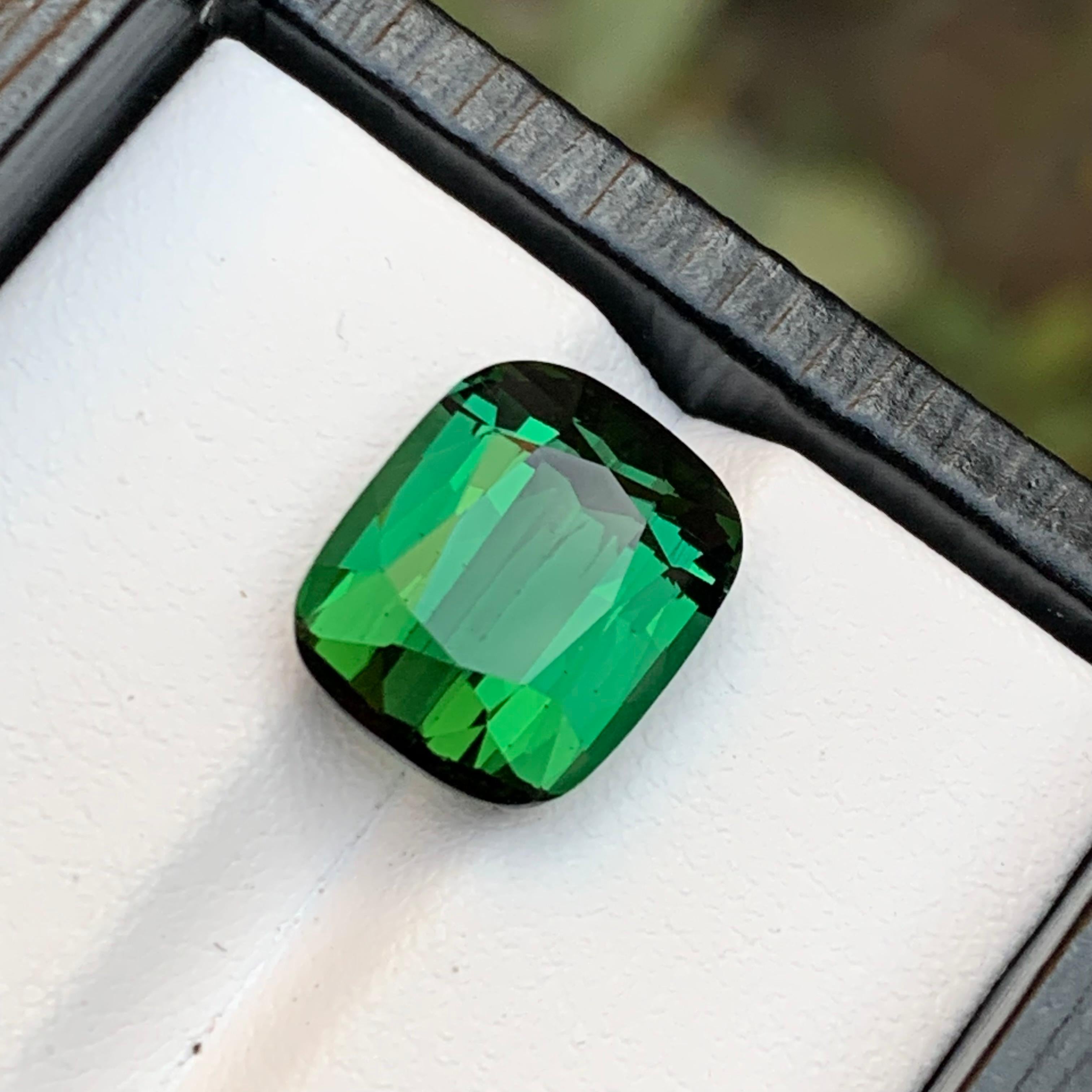 Women's or Men's Rare Green Natural Tourmaline Gemstone, 7.65 Ct Cushion Cut for a Ring/Pendant For Sale