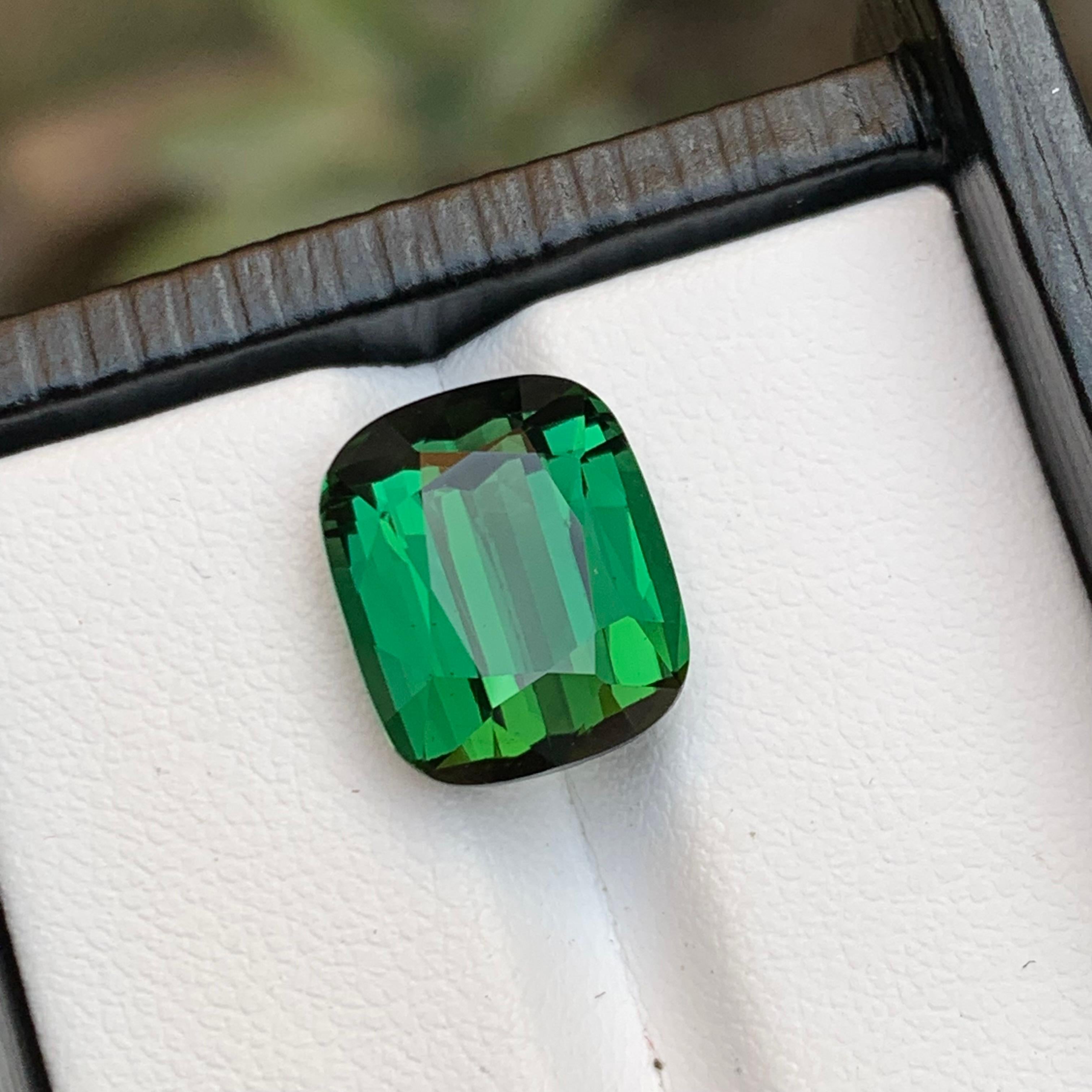 Rare Green Natural Tourmaline Gemstone, 7.65 Ct Cushion Cut for a Ring/Pendant For Sale 1
